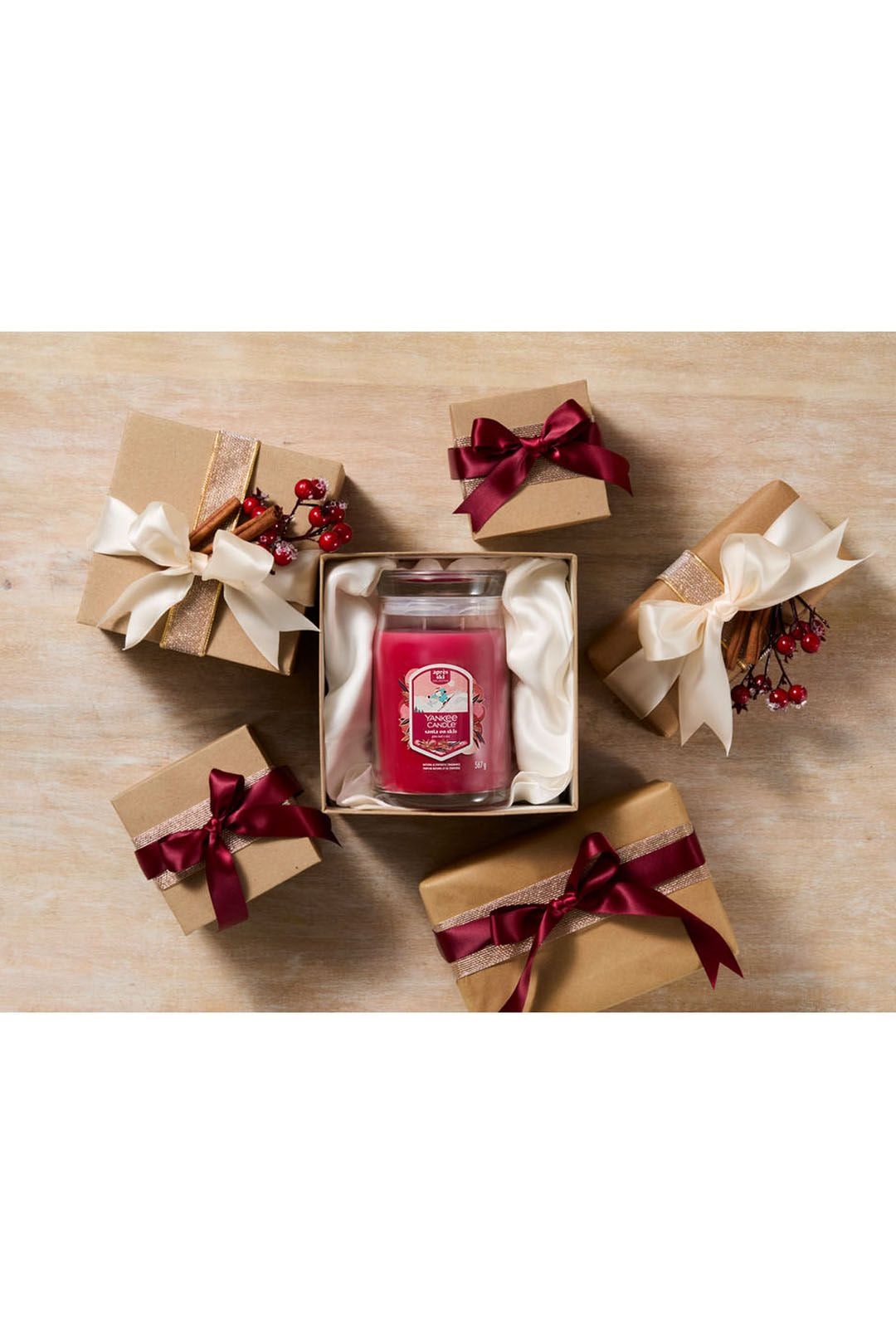 Yankee Candle Signature Large Jar Santa On Skis Multi image 2