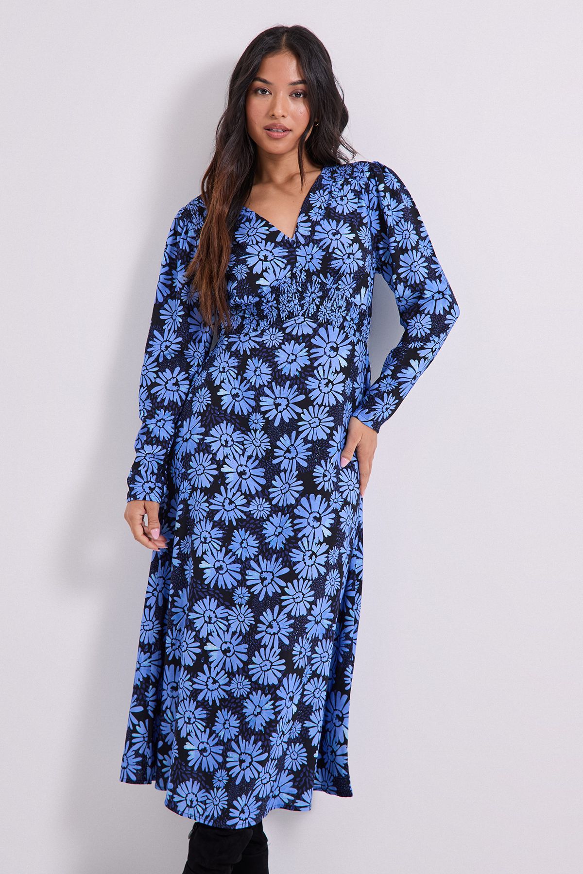 Dorothy Perkins Petite Blue Daisy Shirred Waist Button Detail Midi Dress Blue image 2