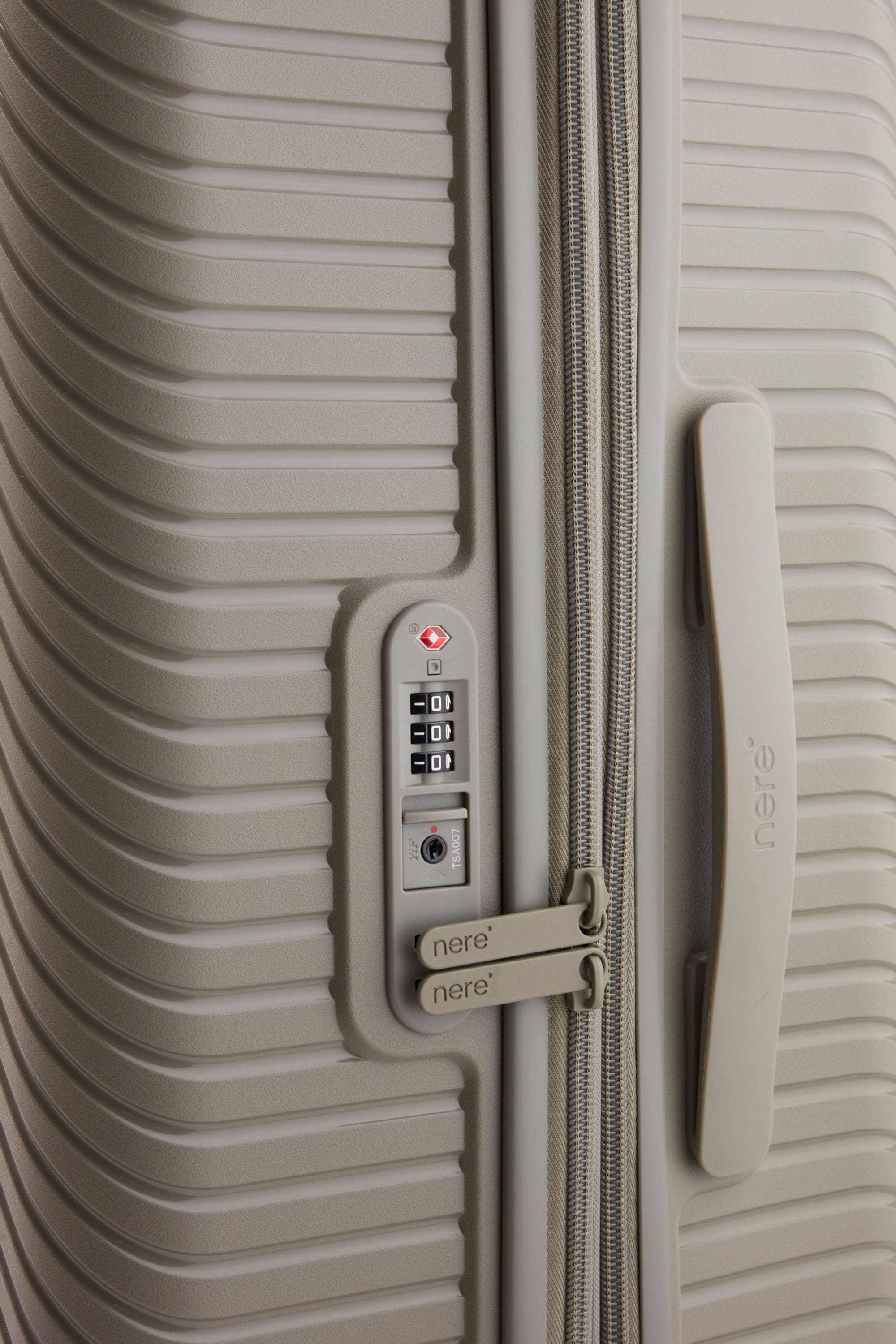 Nere Travel Bondi Medium Suitcase image 5