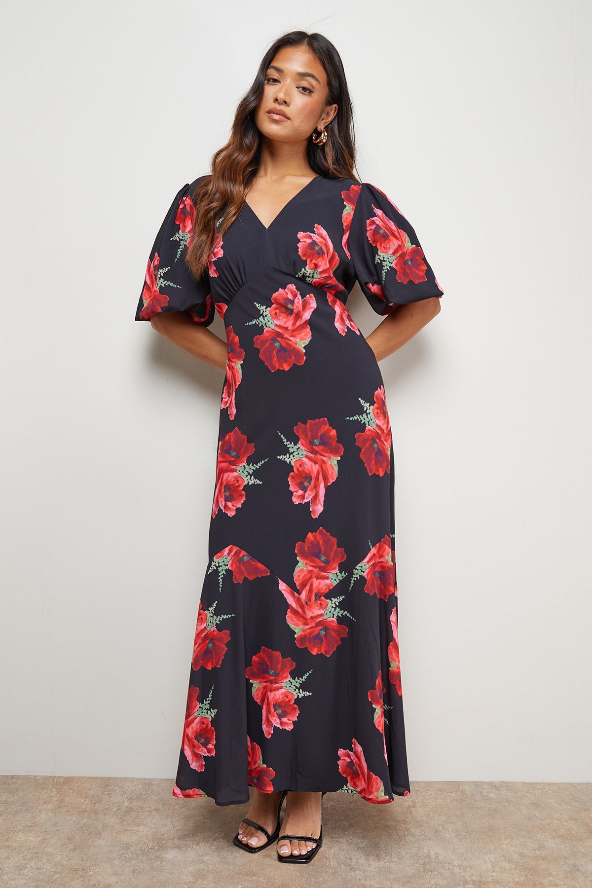 Oasis Petite Printed Chiffon Puff Sleeve Fishtail Midaxi Dress Black image 2