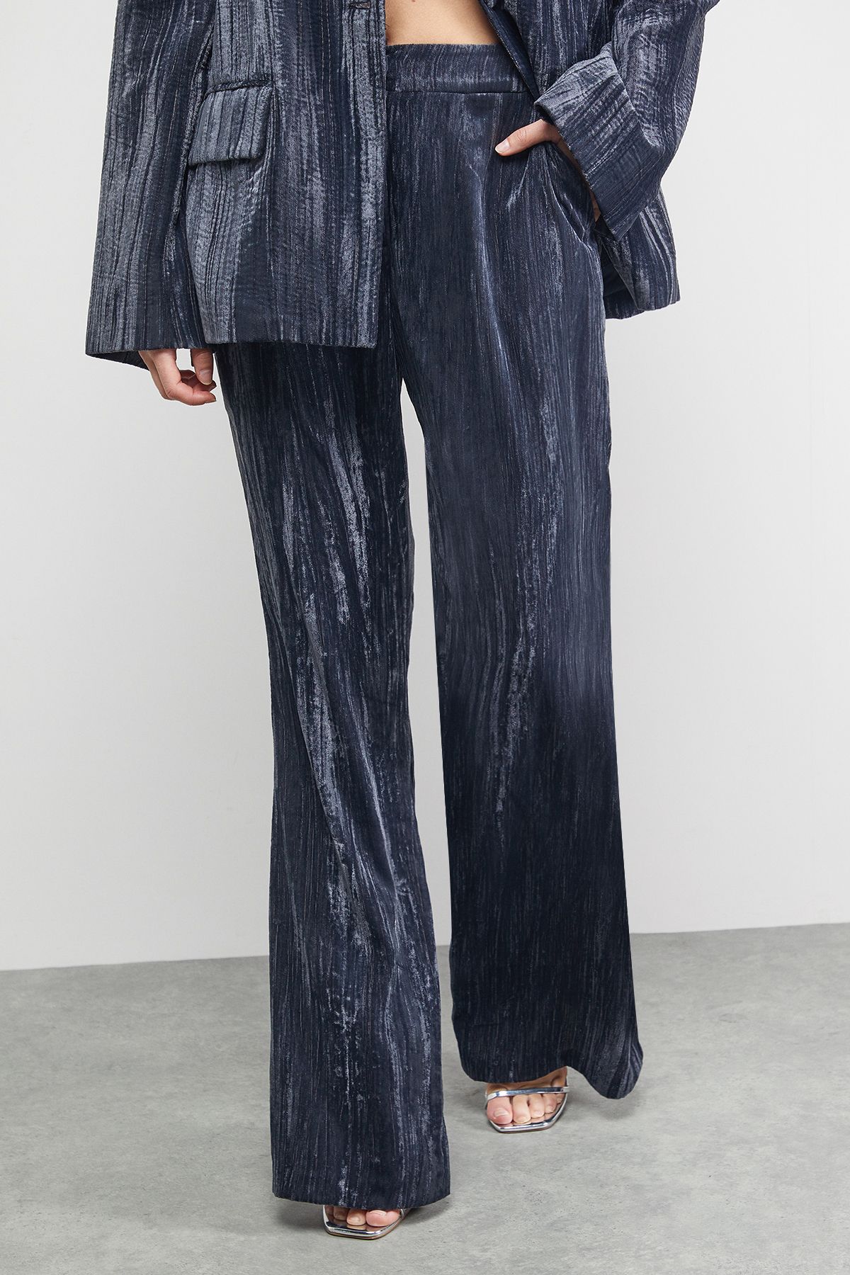 Warehouse Crushed Velvet Kick Flare Trousers Co-ord Dark Grey image 2