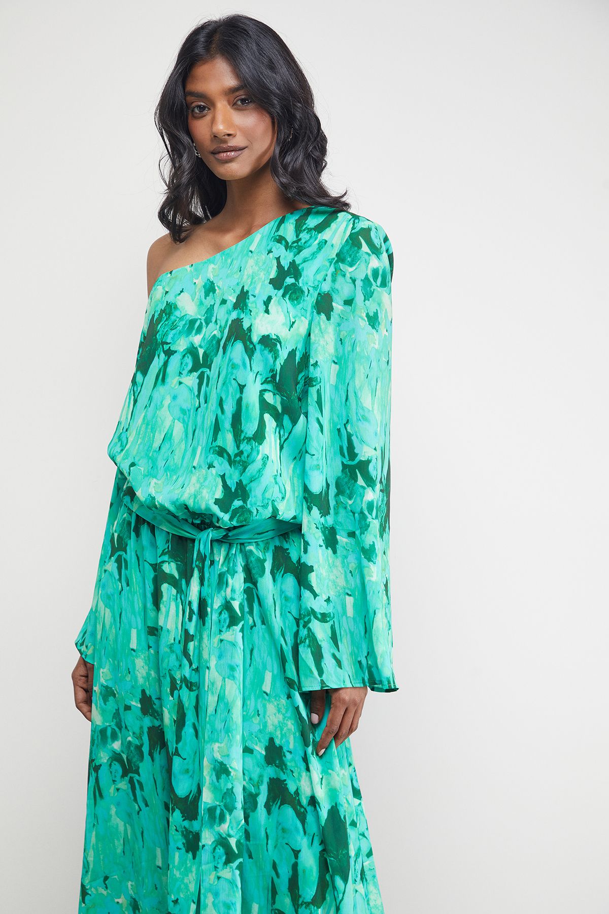 Warehouse Crinkle Chiffon One Shoulder Drop Waist Green image 2