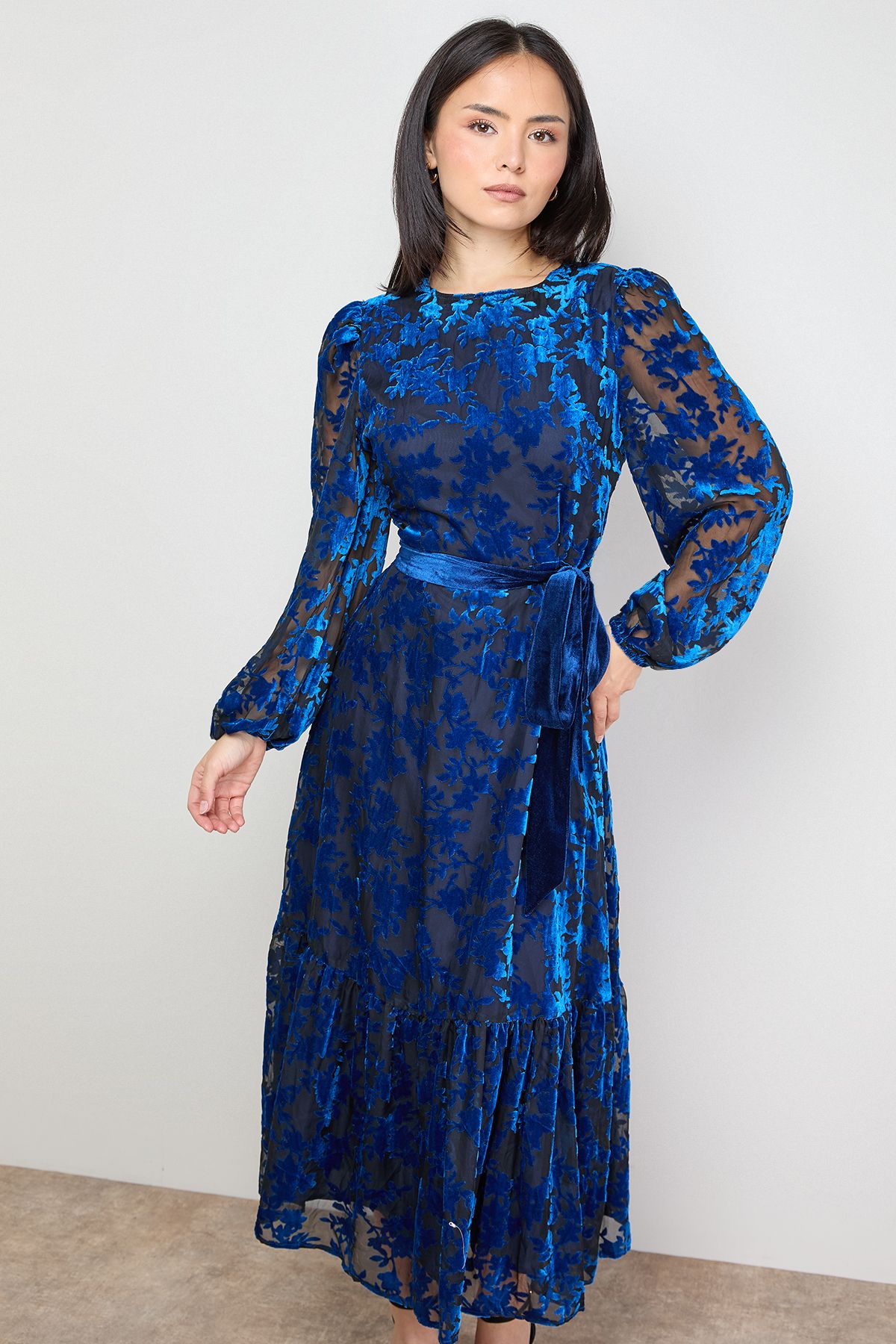 Oasis Petite Velvet Contrast Belted Maxi Dress Blue image 4