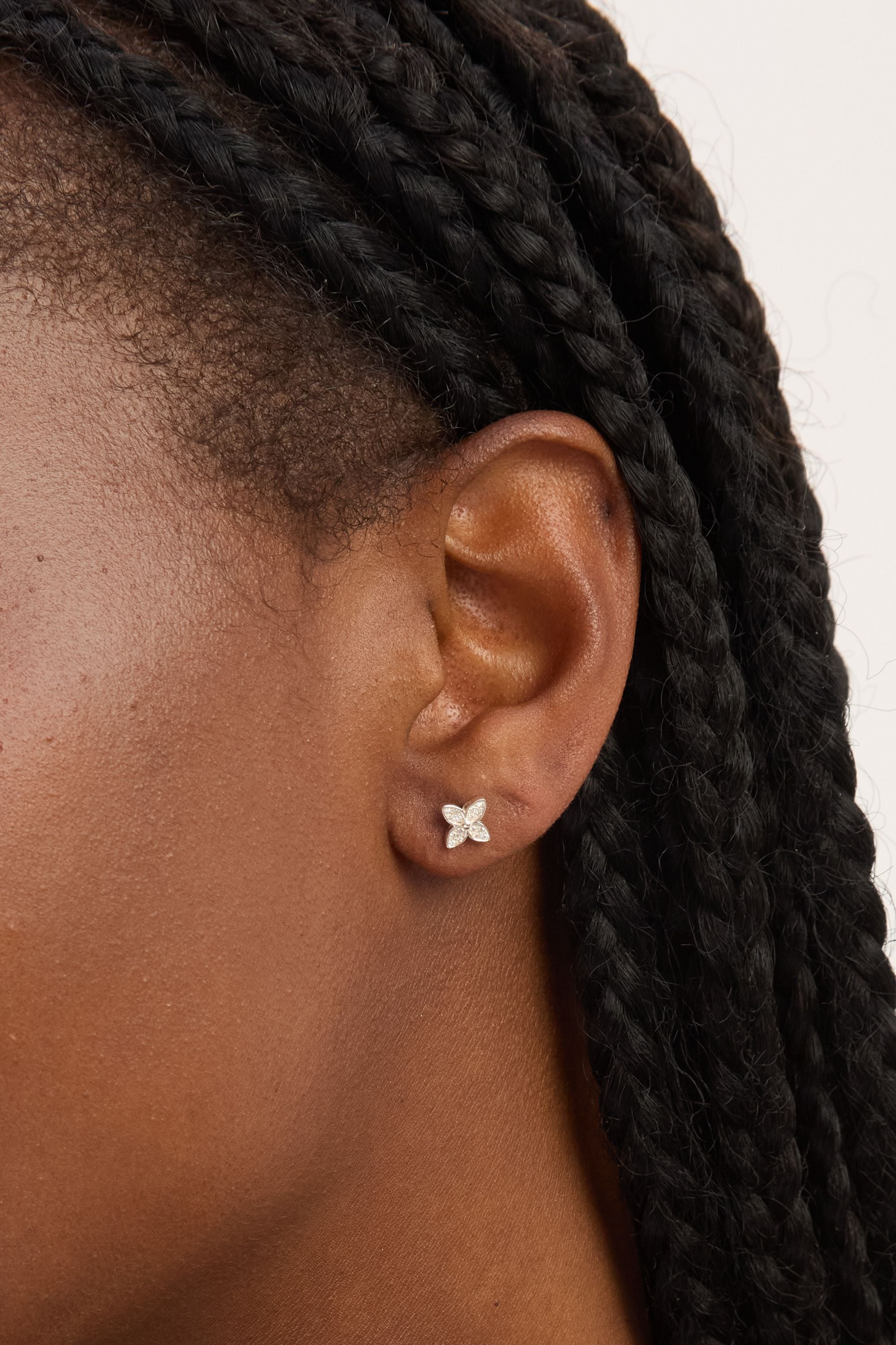 Simply Silver Sterling Silver 925 Cubic Zirconia Kiss Earrings - Gift Cracker image 3