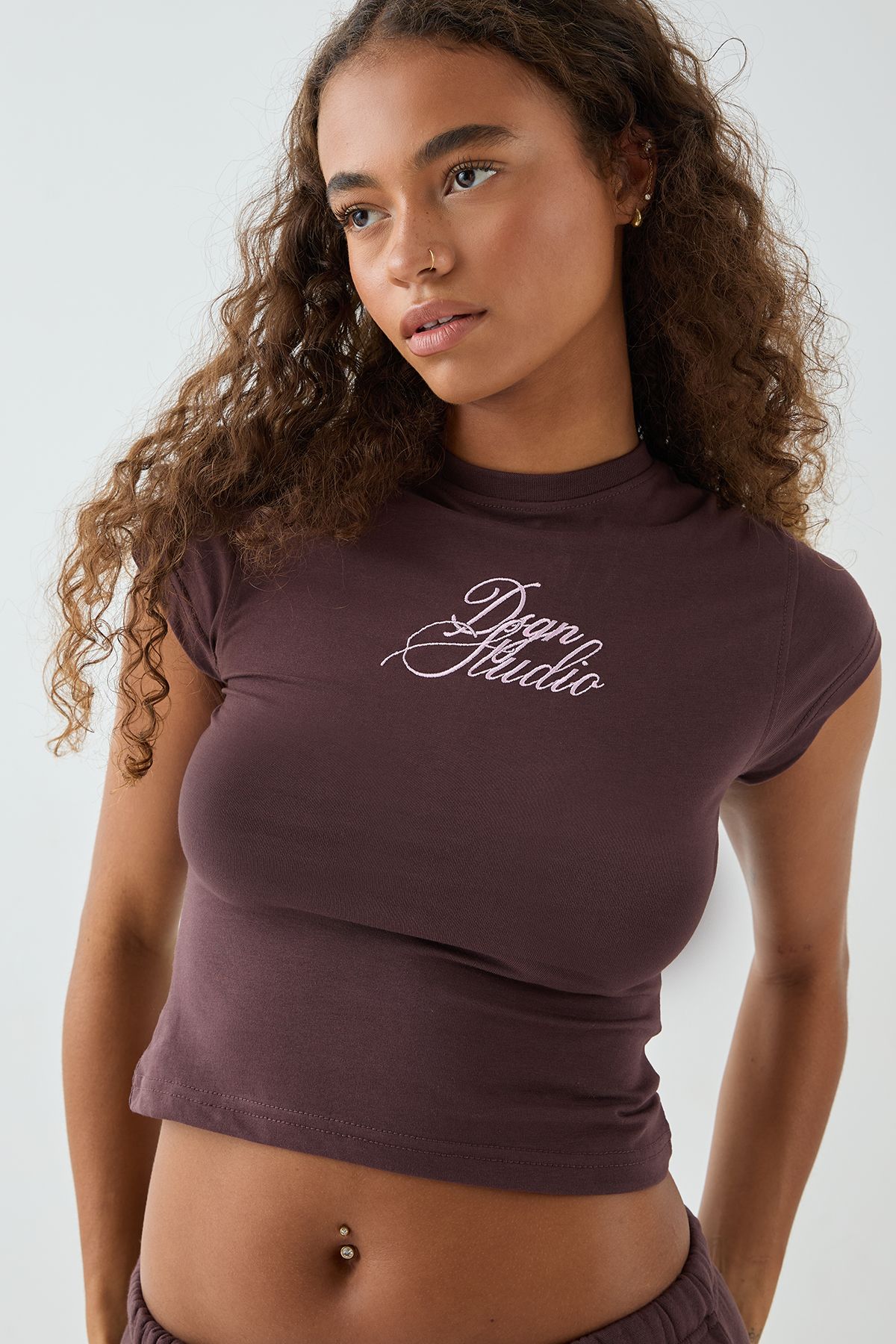 DSGN Studio DSGN Studio Contrast Script Short Sleeve Tee Chocolate image 4