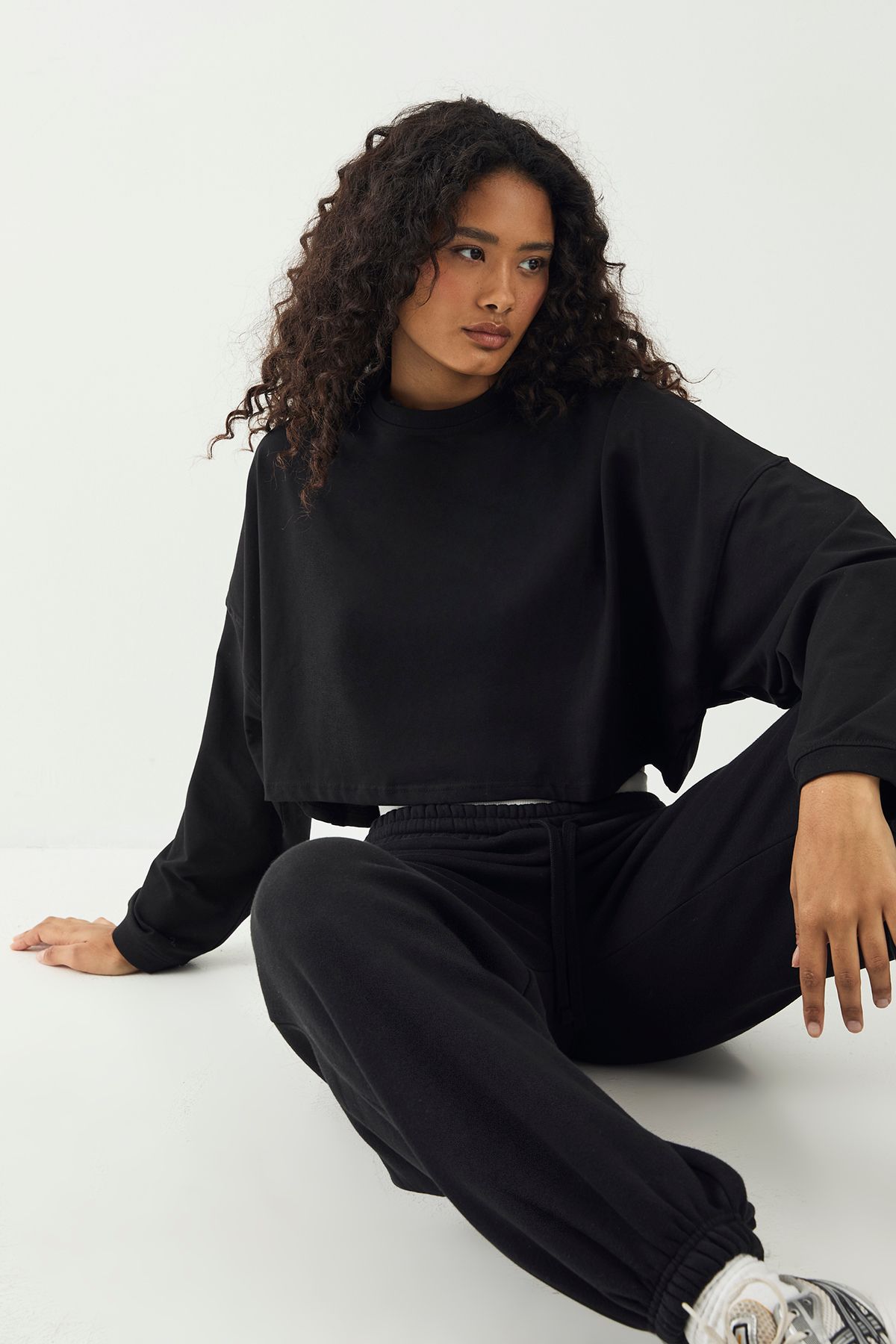 DSGN Studio DSGN Studio Sport Oversized Boxy Crop Long Sleeve T-Shirt Black image 3