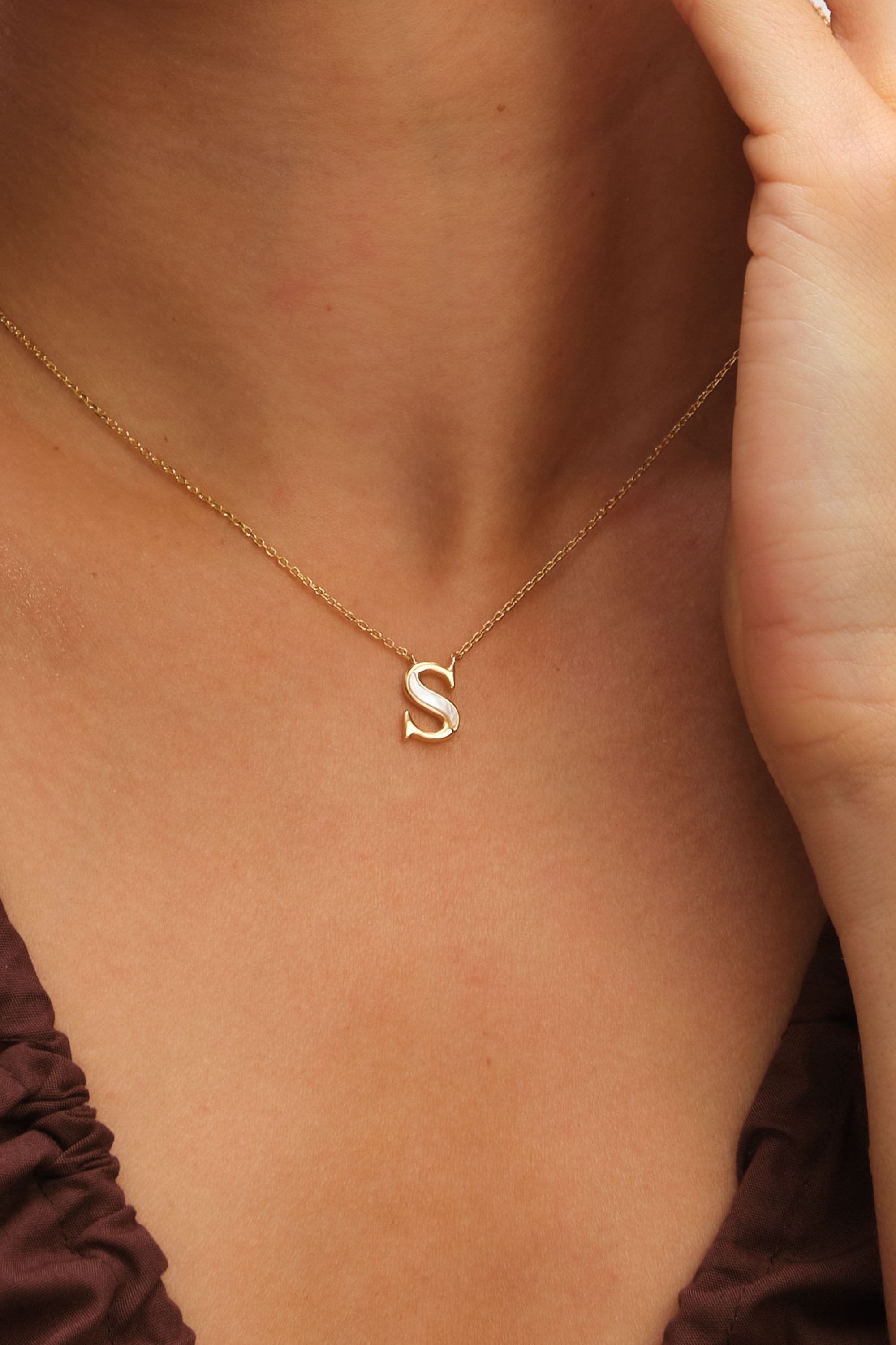 Inicio 14K Gold Plated and Mother of Pearl Initial Pendant - S - Gift Pouch image 4