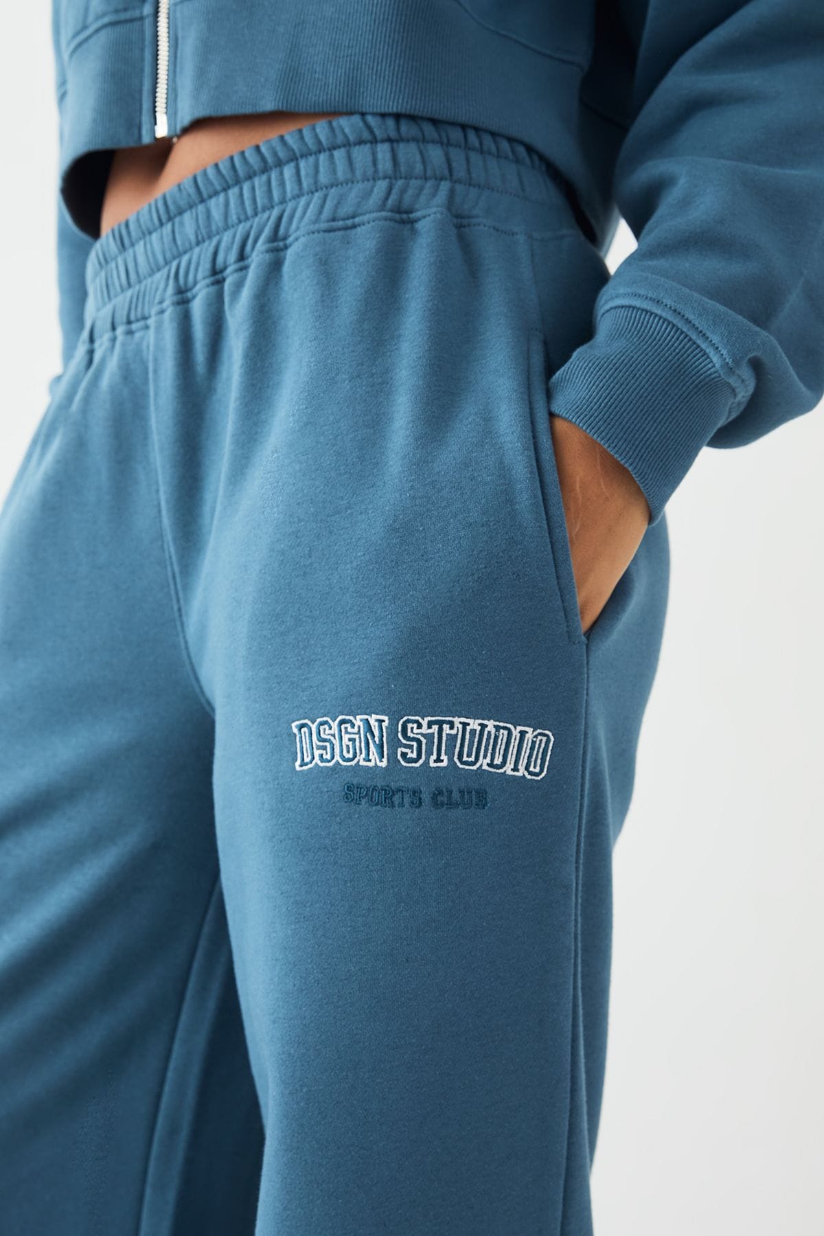 DSGN Studio DSGN Studio Applique Straight Leg Jogger Teal image 4