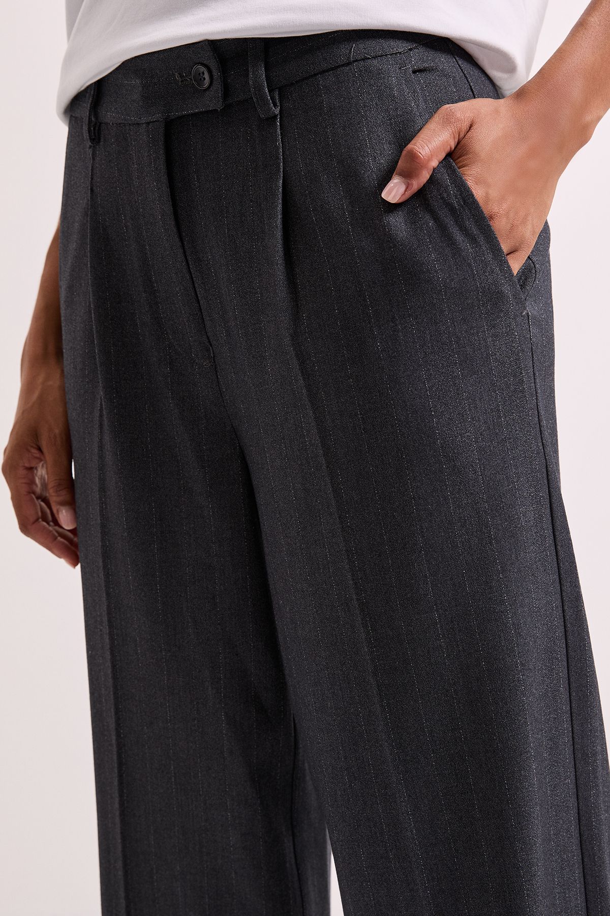 Dorothy Perkins Pinstripe Wide Leg Trouser Grey image 4