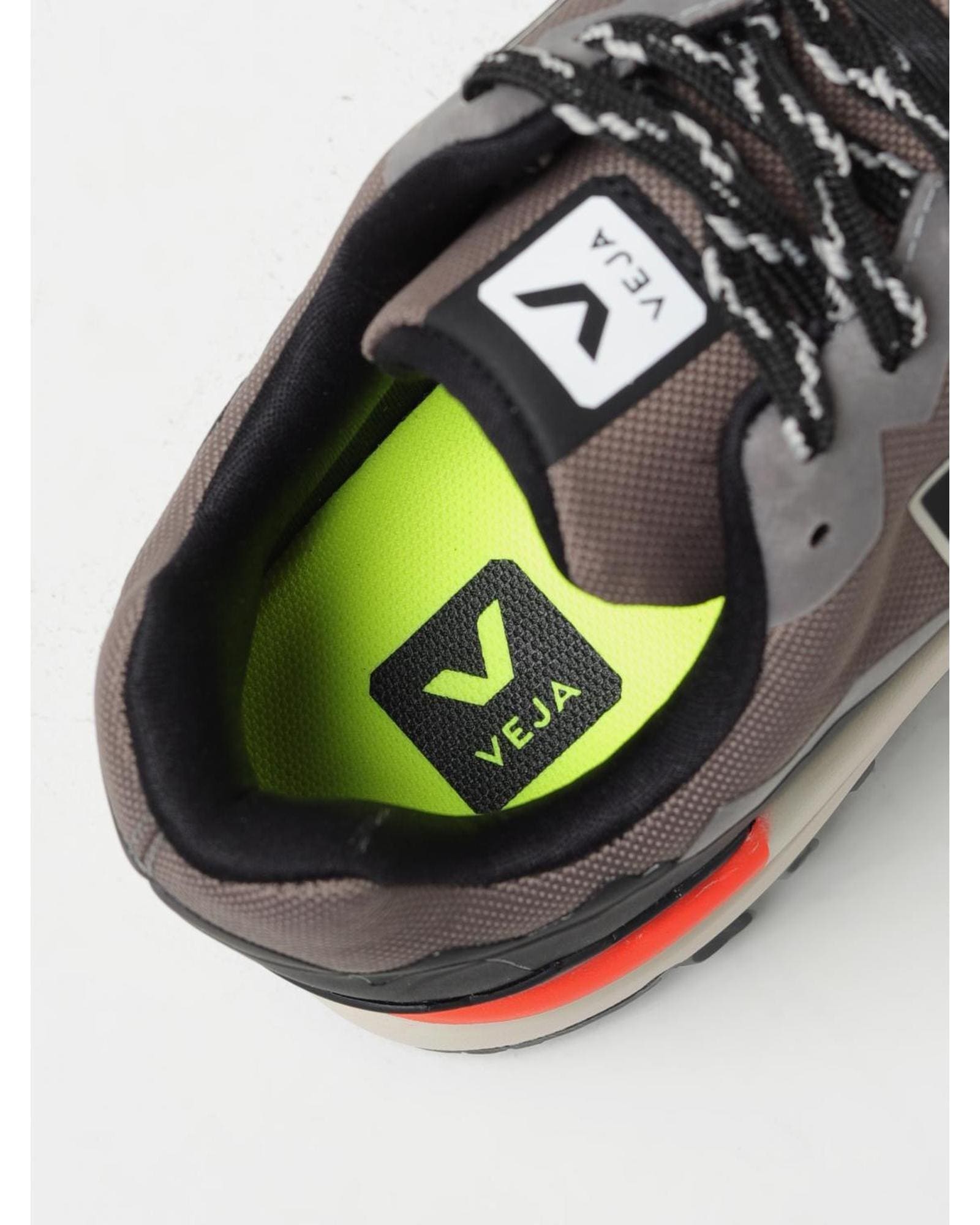 Veja Condor 2 Trail Running Shoe  - Black Sneakers image 4