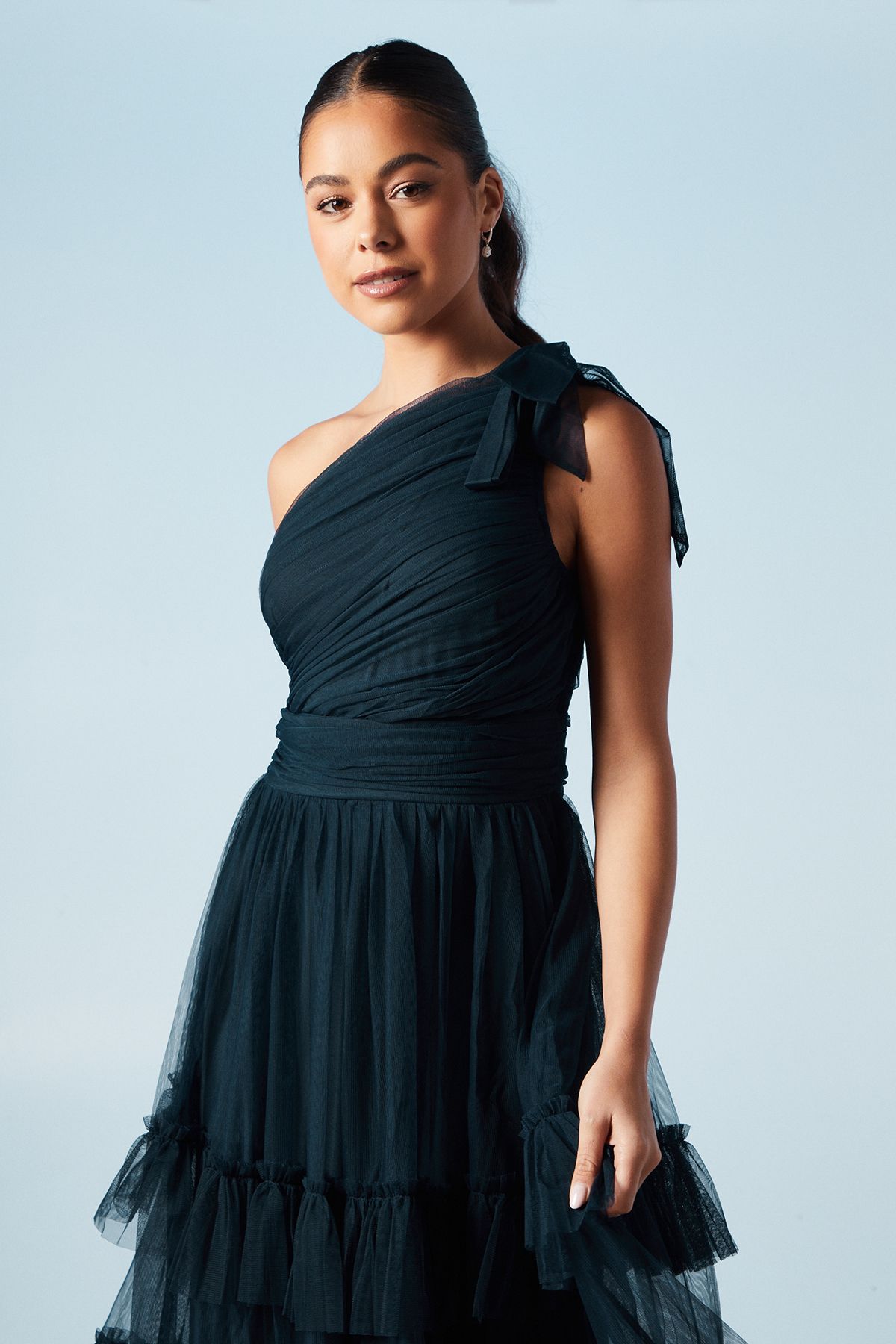 Oasis Pleated Mesh One Shoulder Tiered Maxi Bridesmaid Maxi Dress Navy image 2