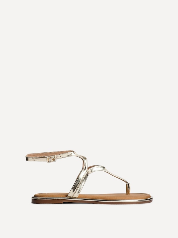 Linzi Trova Gold Toe Post Flat Sandals