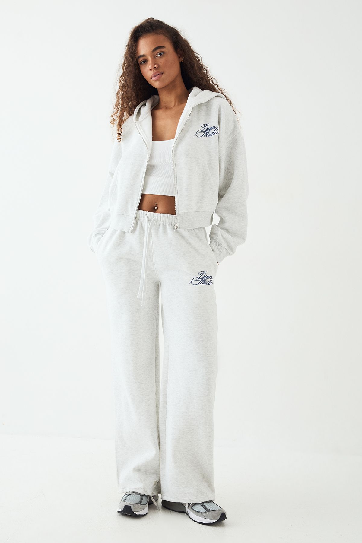 DSGN Studio DSGN Studio Contrast Script Straight Leg Jogger Ash Grey image 3