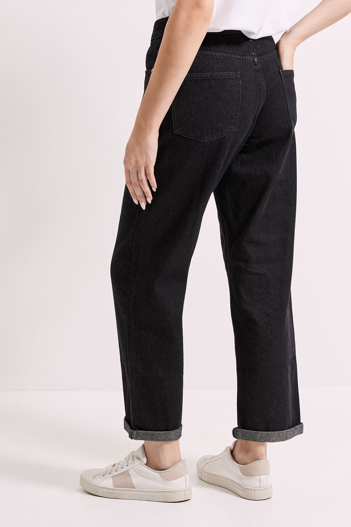 Dorothy Perkins Boyfriends Ankle Grazer Fold Up Jeans Black image 4