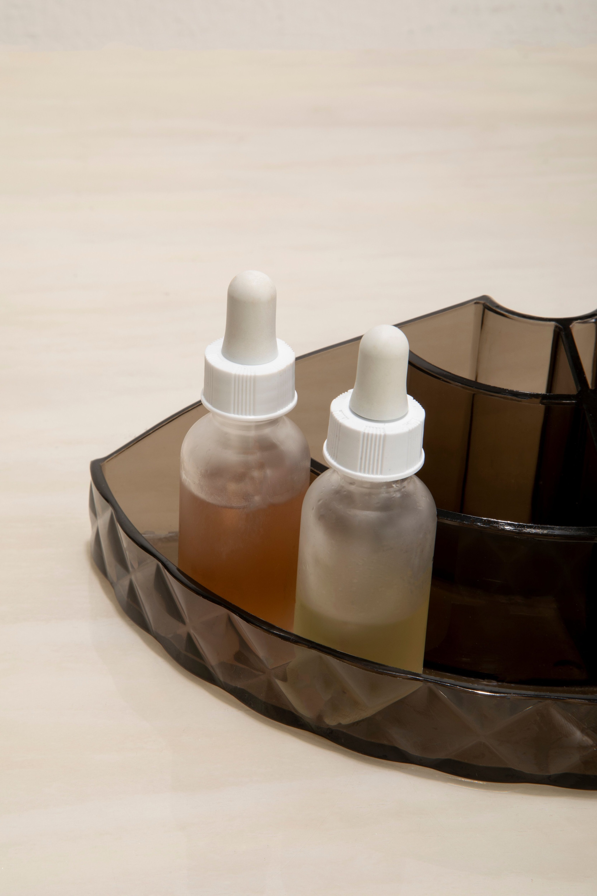 Orsina Beauty Semi Round Diamond Cosmetic Organiser image 5