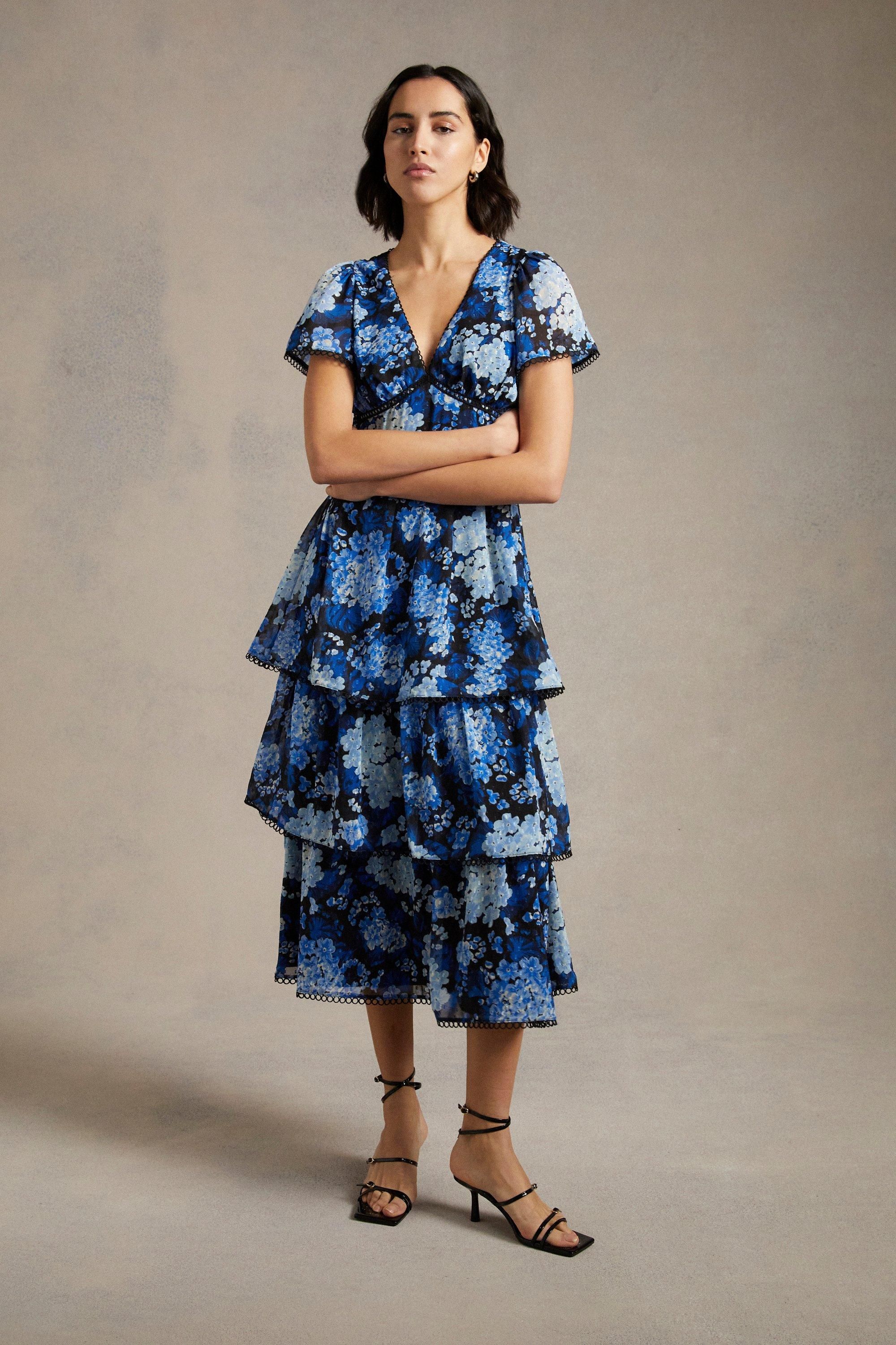 Oasis Petite Cluster Floral Lace Tiered Dobby Midi Dress Navy image 2