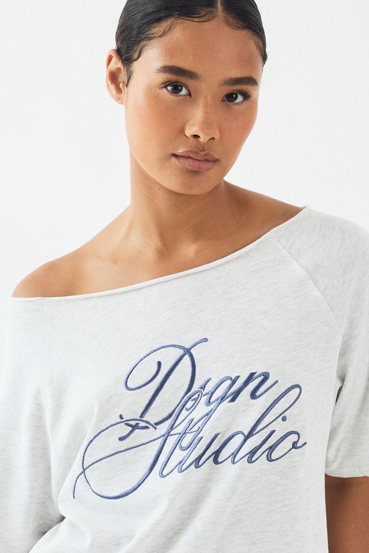 DSGN Studio DSGN Studio Script Embroidered Off The Shoulder T-Shirt Ash Grey image 4