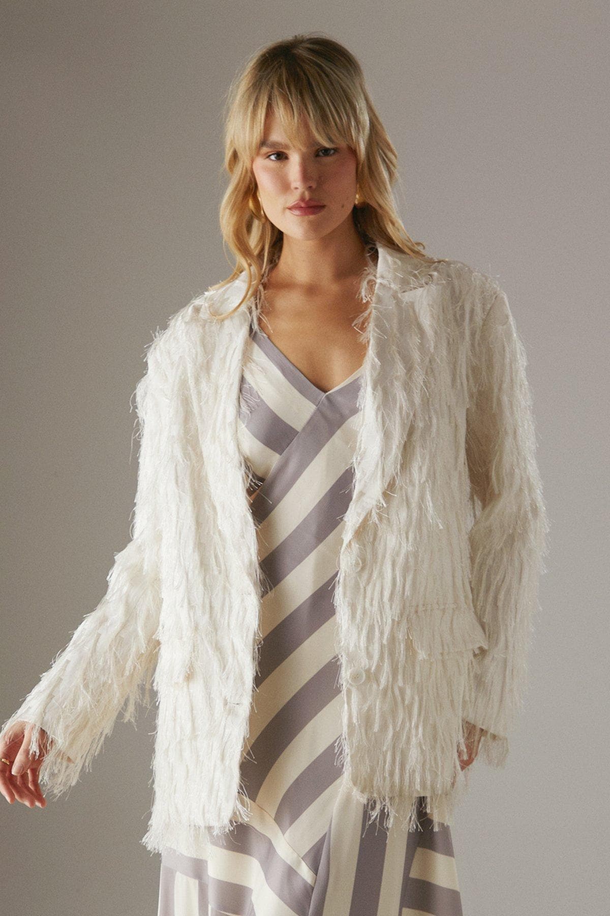 Warehouse Oversized Fluffy Blazer Cream image 2