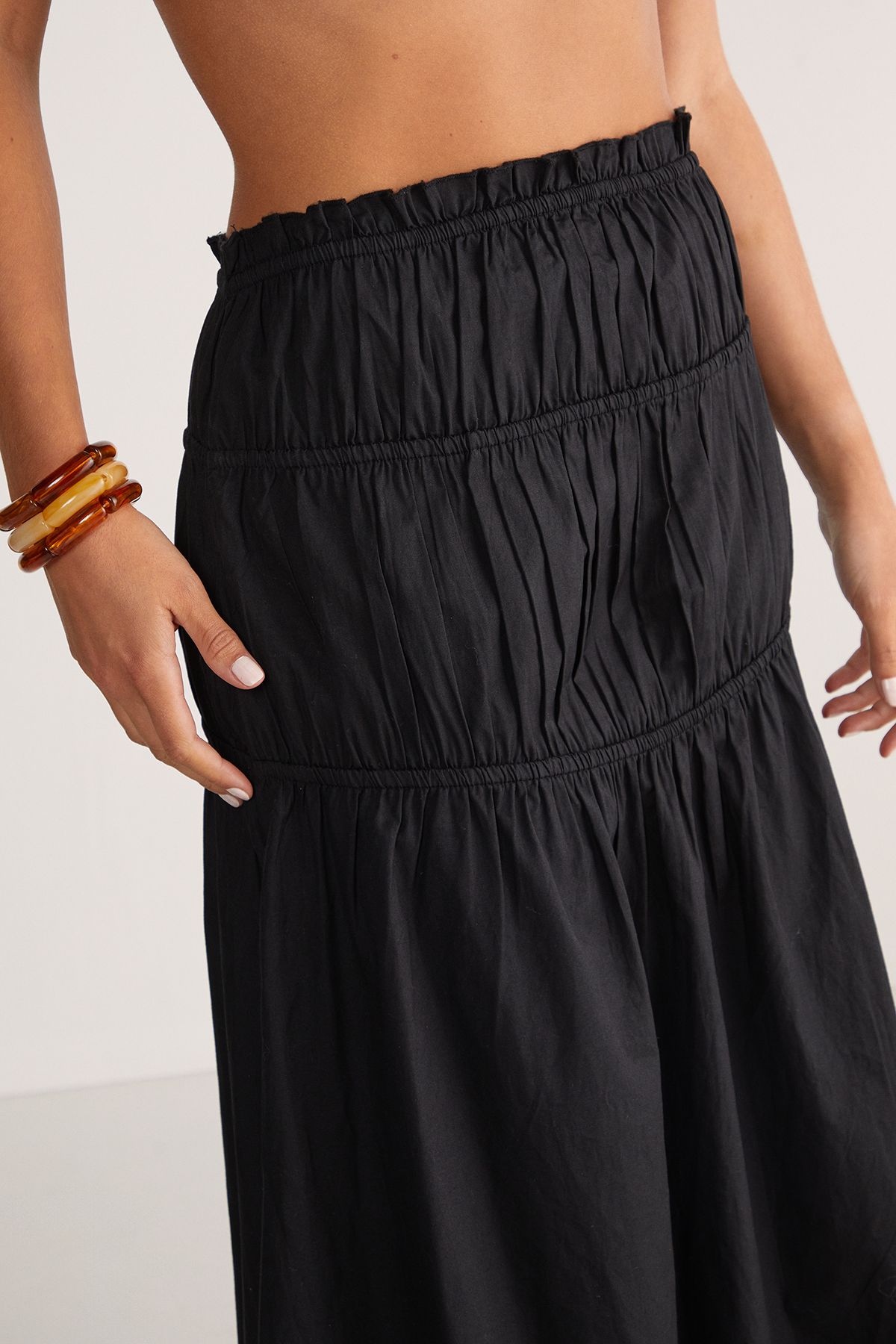 NastyGal Cotton Poplin Ruched Midi Skirt Black image 3