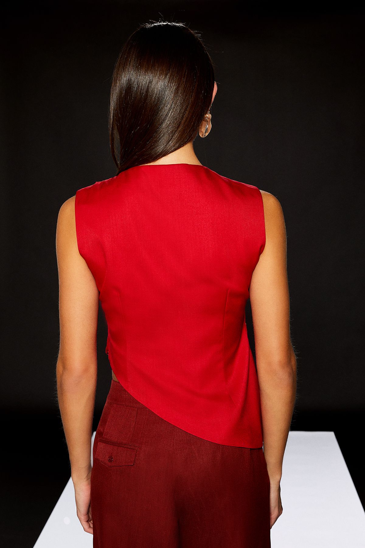 RUNWAY 1.8.1.8 Runway 1.8.1.8 Sleeveless Asymmetric Hem Top Red image 4