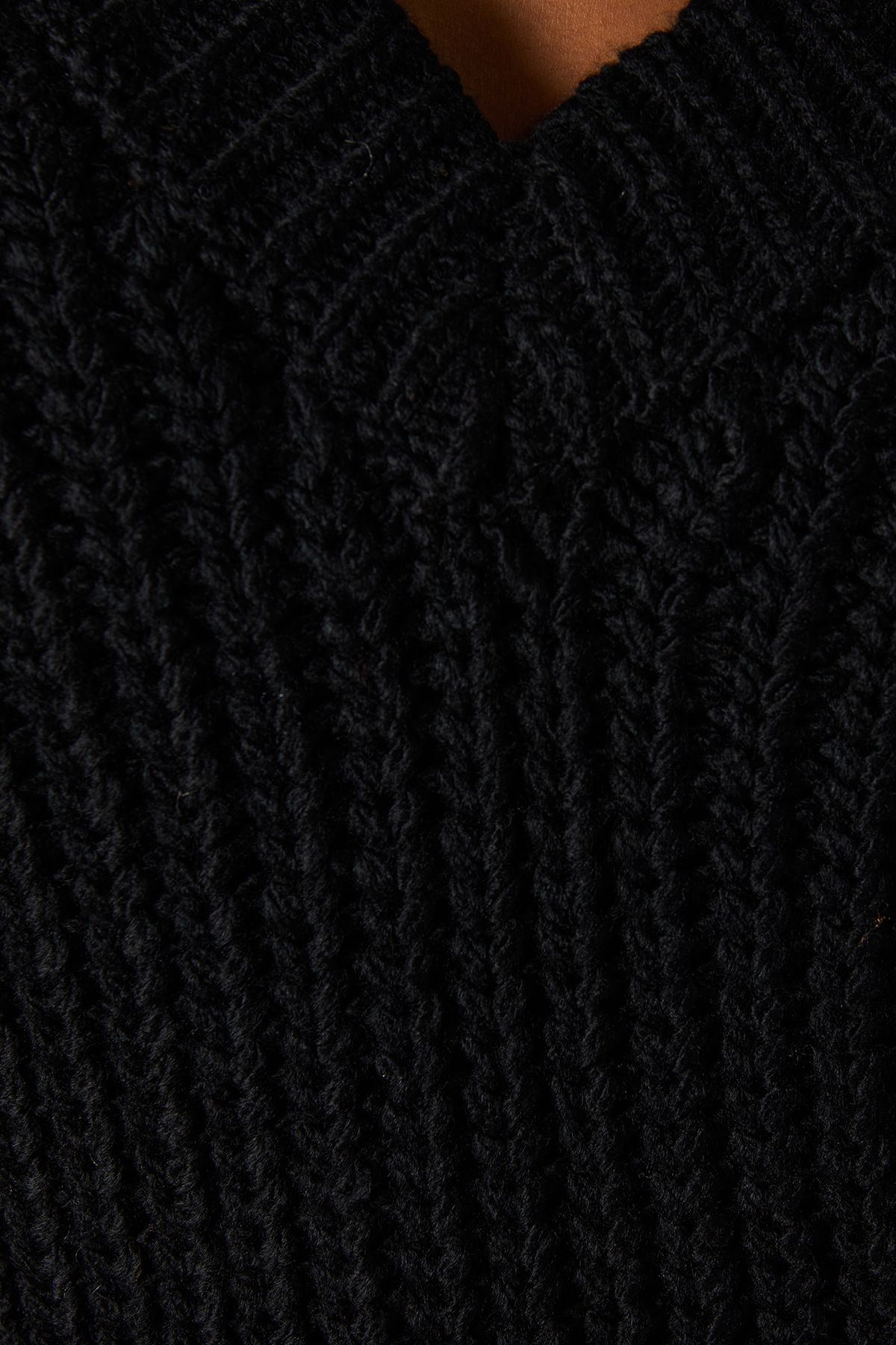 Warehouse Fringed Back V Neck Jumper Black image 5