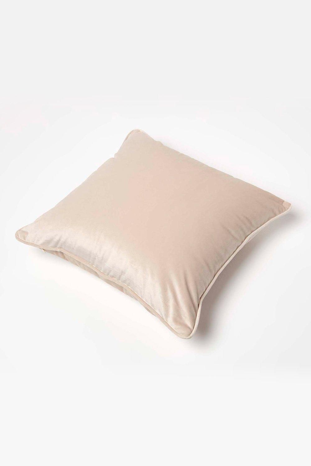 Homescapes Filled Velvet Cushion with Piped Edge 46 x 46 cm image 5
