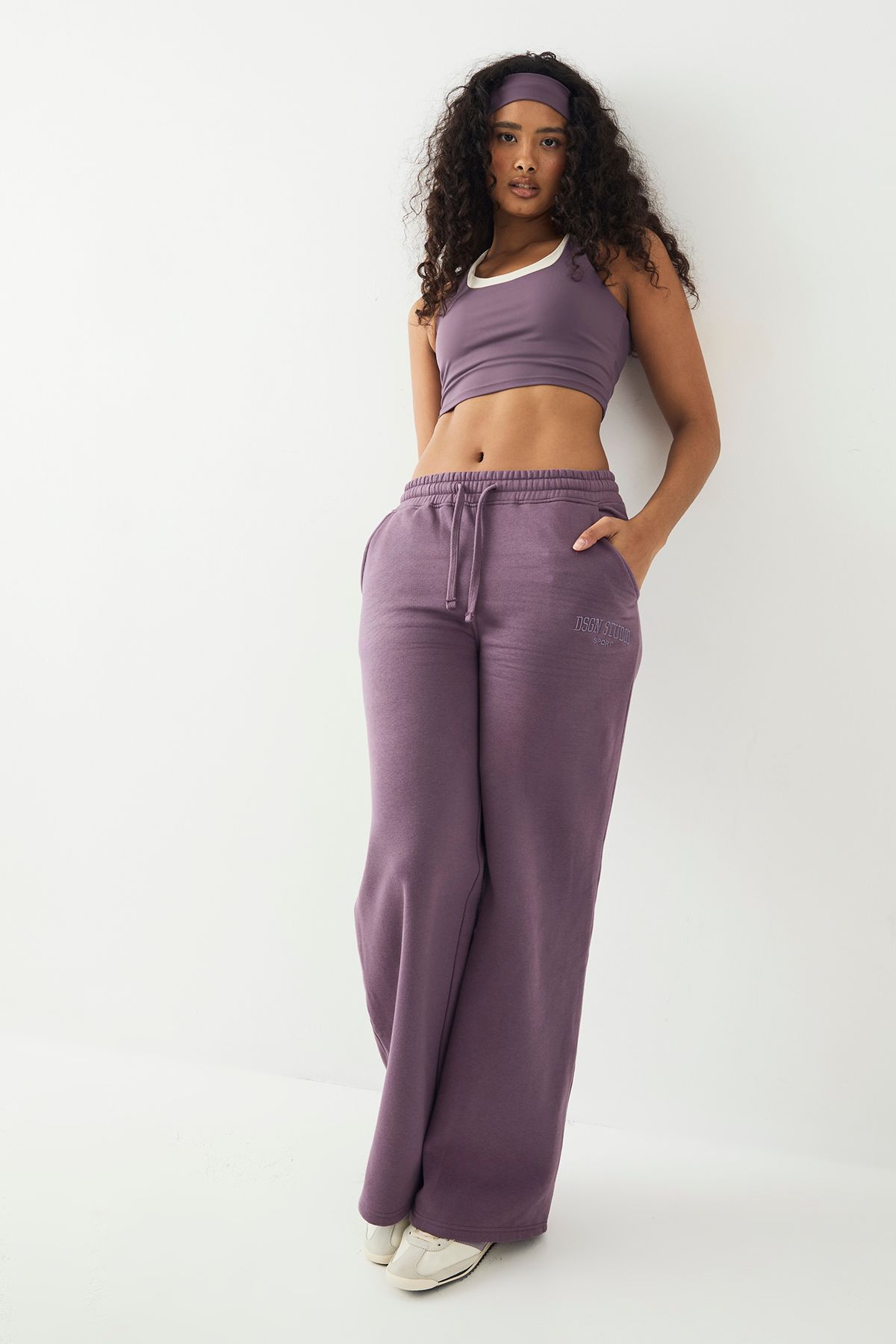 DSGN Studio DSGN Studio Collegiate Applique Straight Leg Jogger Grape image 3