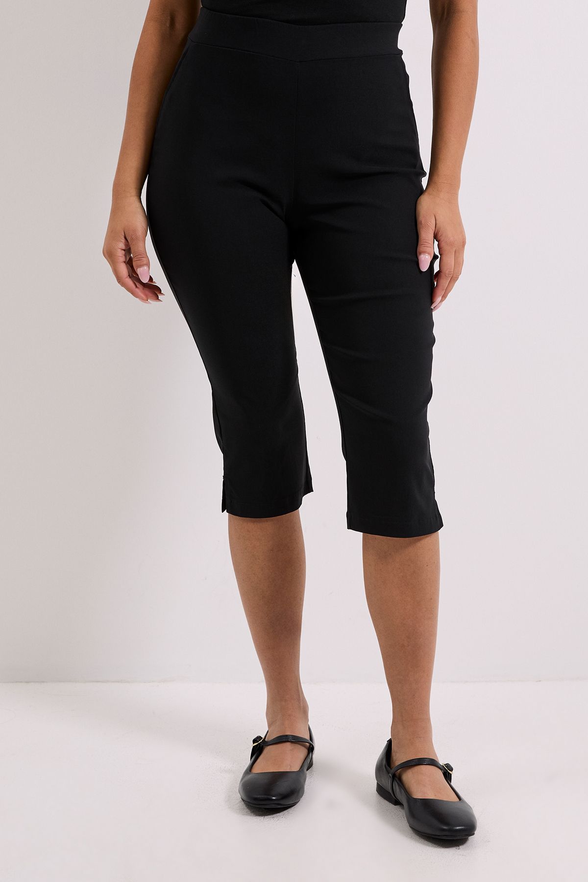 Dorothy Perkins Petite Bengaline Capri Trousers Black image 1