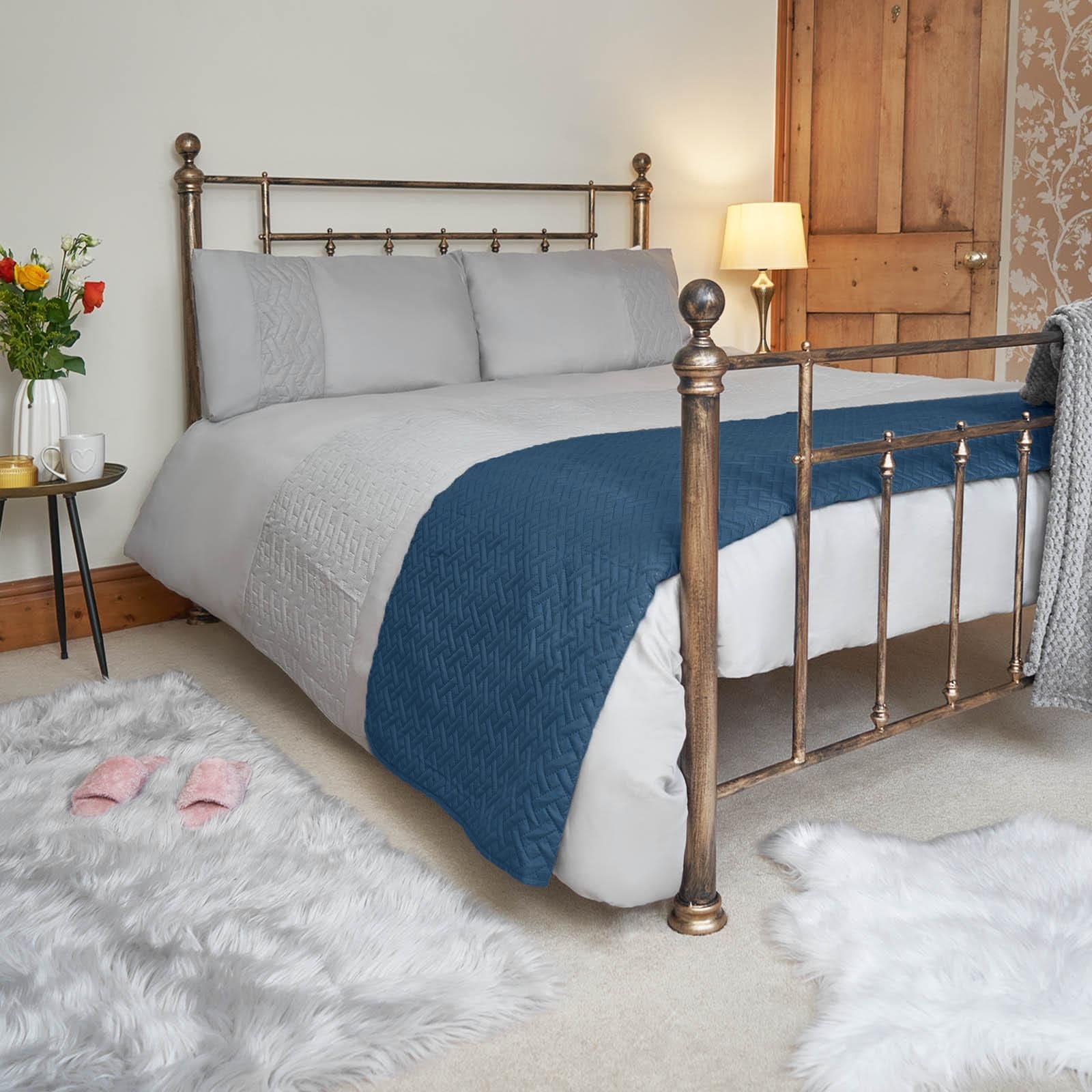 OHS Geo Pinsonic Throw Blanket Quilted Bedspread image 3