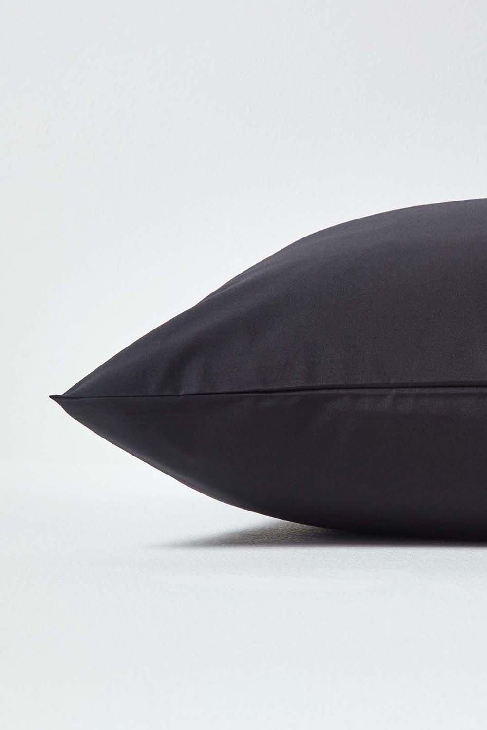 Homescapes Continental Egyptian Cotton Pillowcase 200 TC, 40 x 40 cm image 2