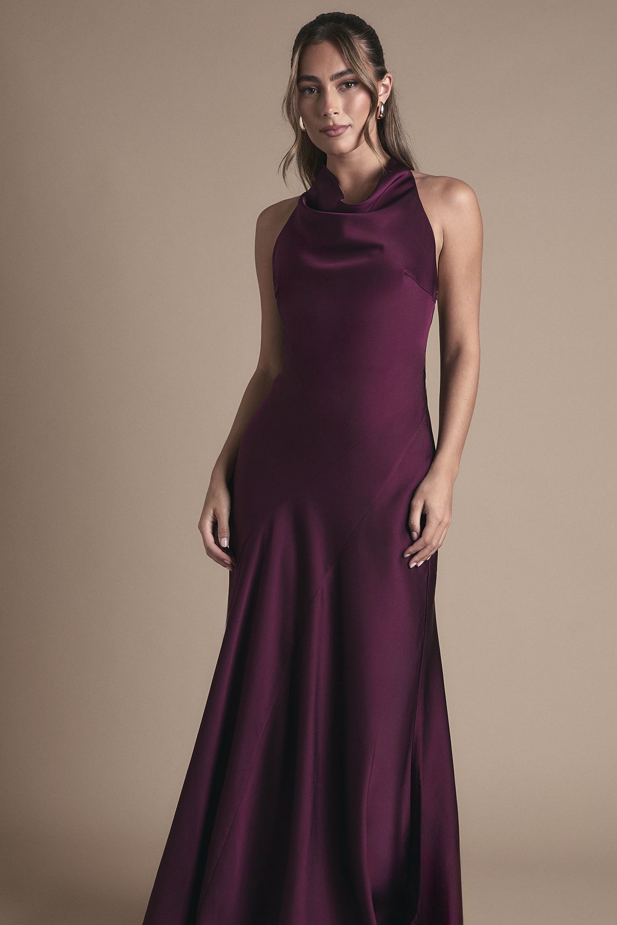 Oasis Oasis Cowl Halterneck Satin Maxi Bridesmaid Dress Grape image 3