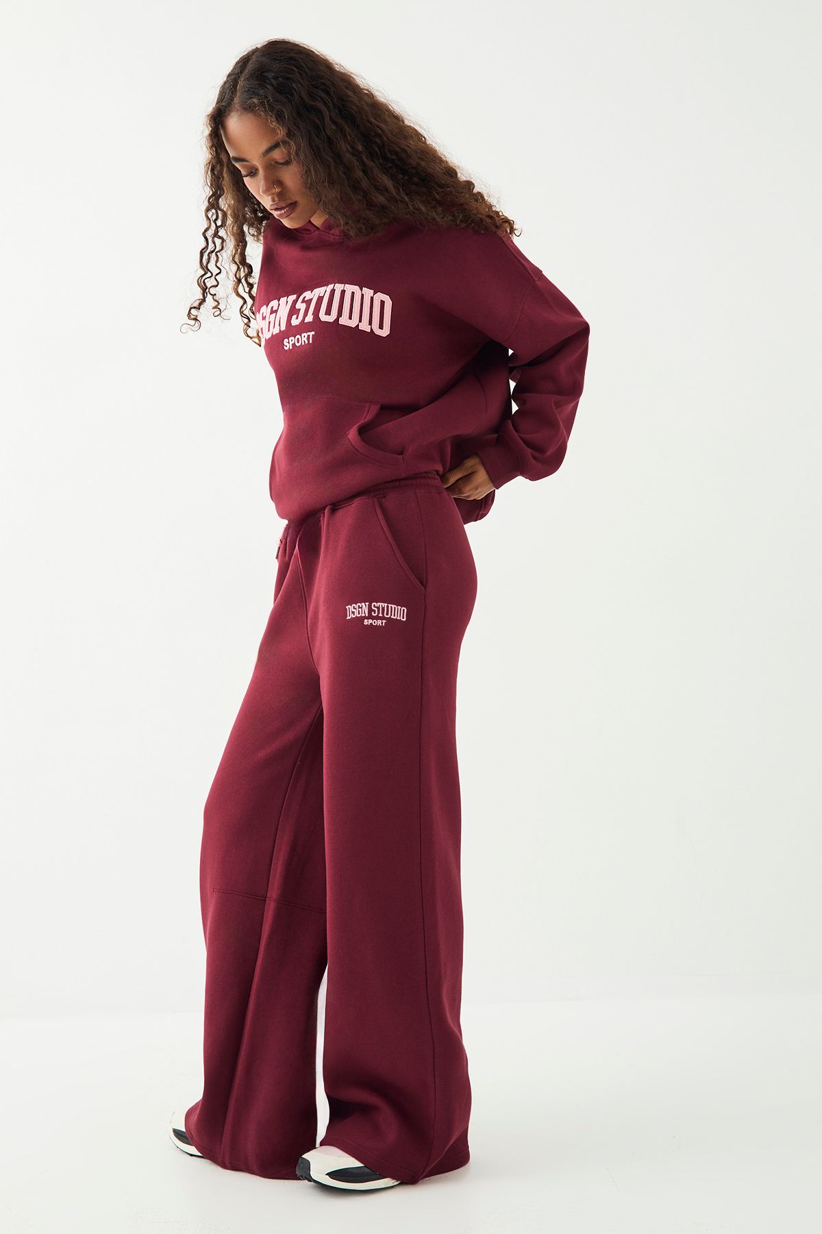 DSGN Studio DSGN Studio Sport Straight Leg Jogger Burgundy image 1
