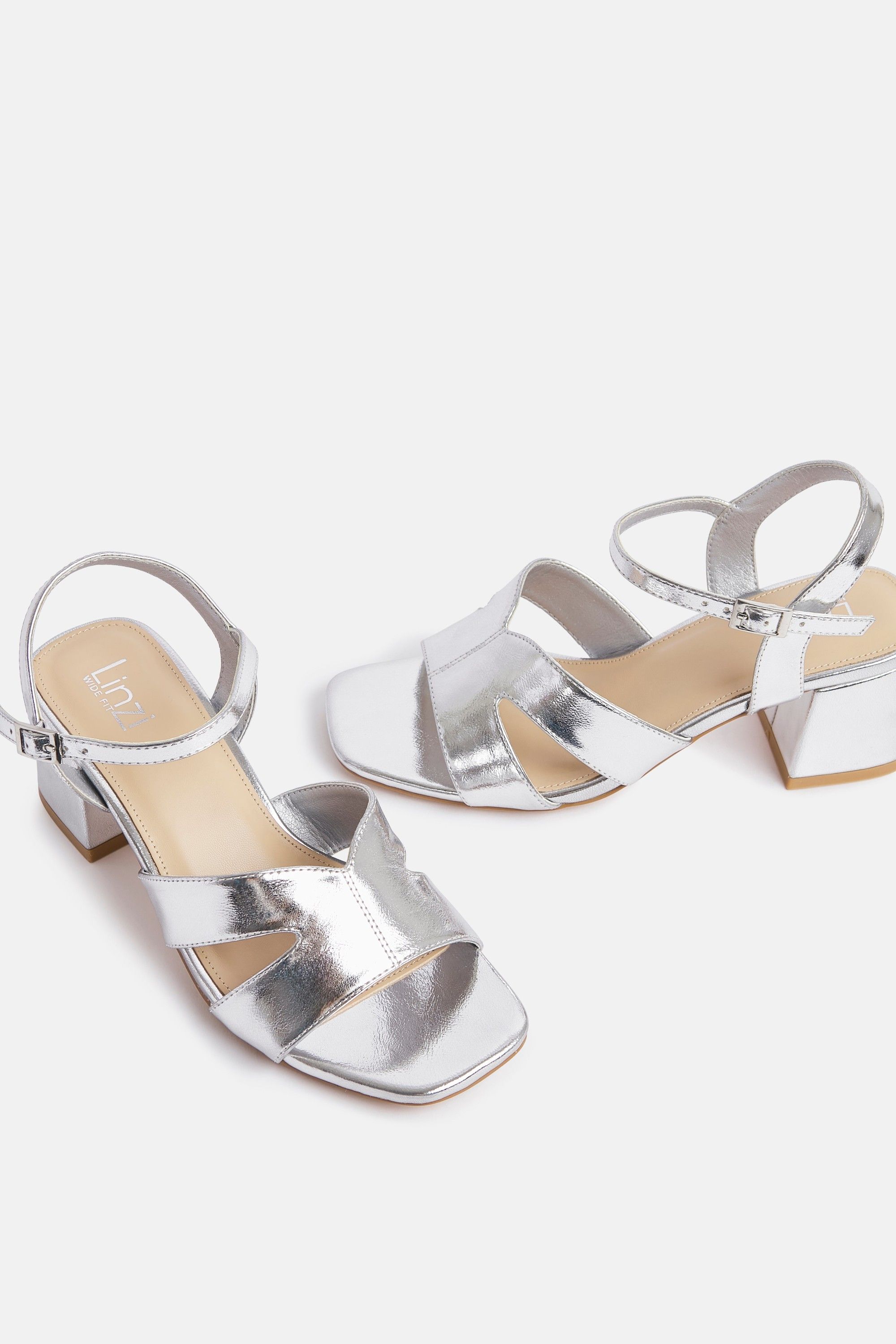 Linzi Empire Wide Fit Silver Faux Leather Link Detail Block Heels image 5