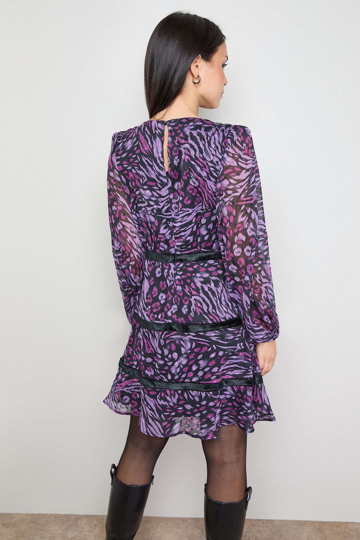 Oasis Petite Contrast Fit And Flare Mini Dress Floral image 3