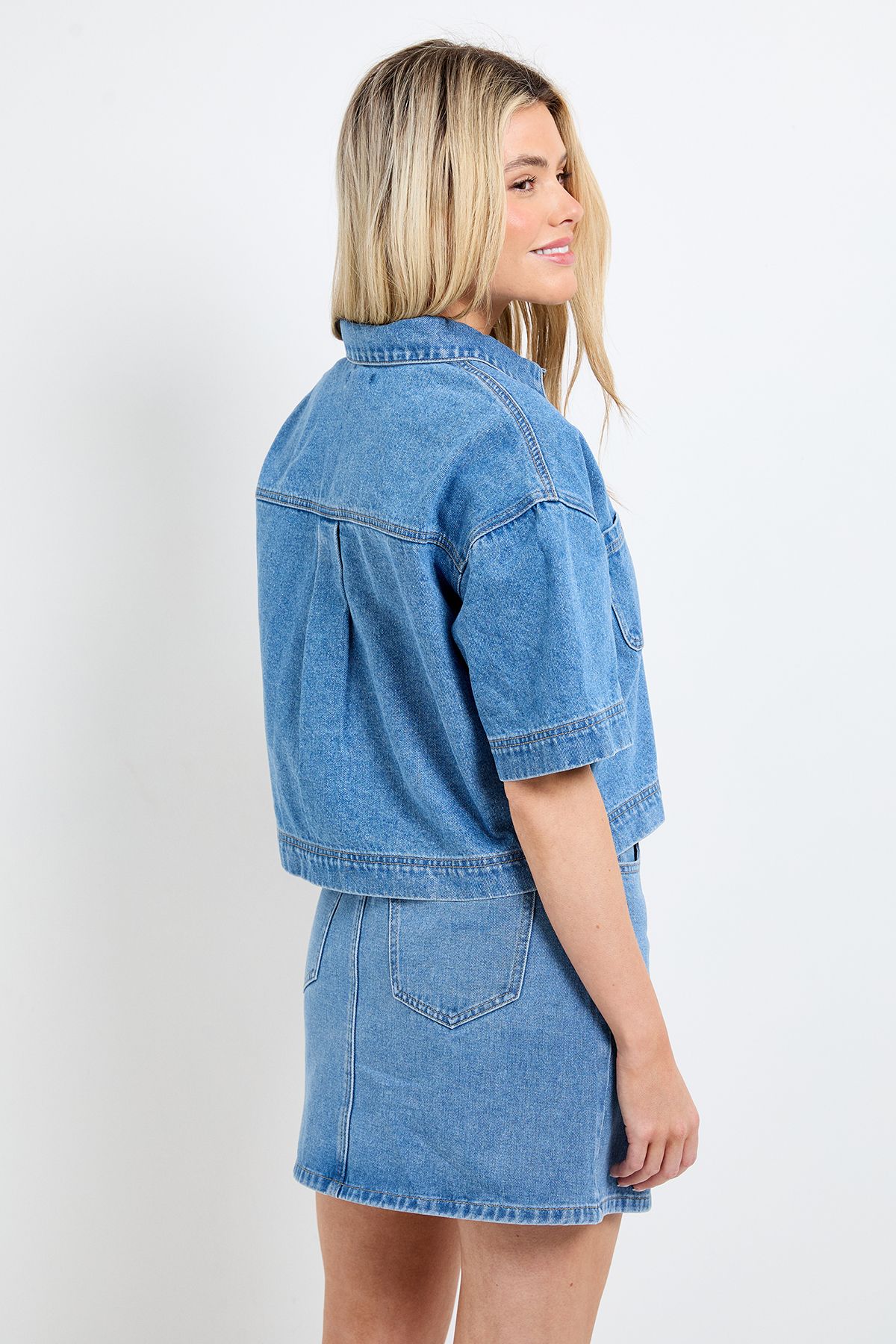 Dorothy Perkins Boxy Cropped Denim Jacket Light Wash image 2