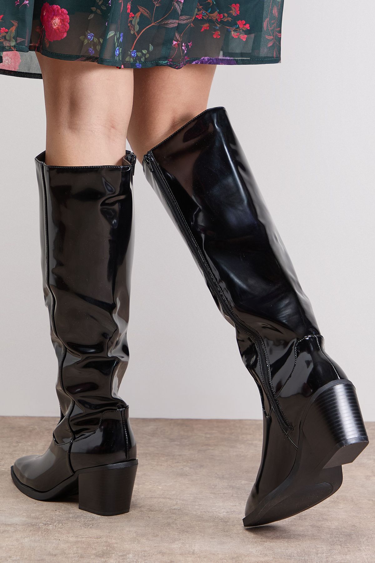 Oasis Ruby Faux Leather Western High Block Heel Knee Boots Black image 4