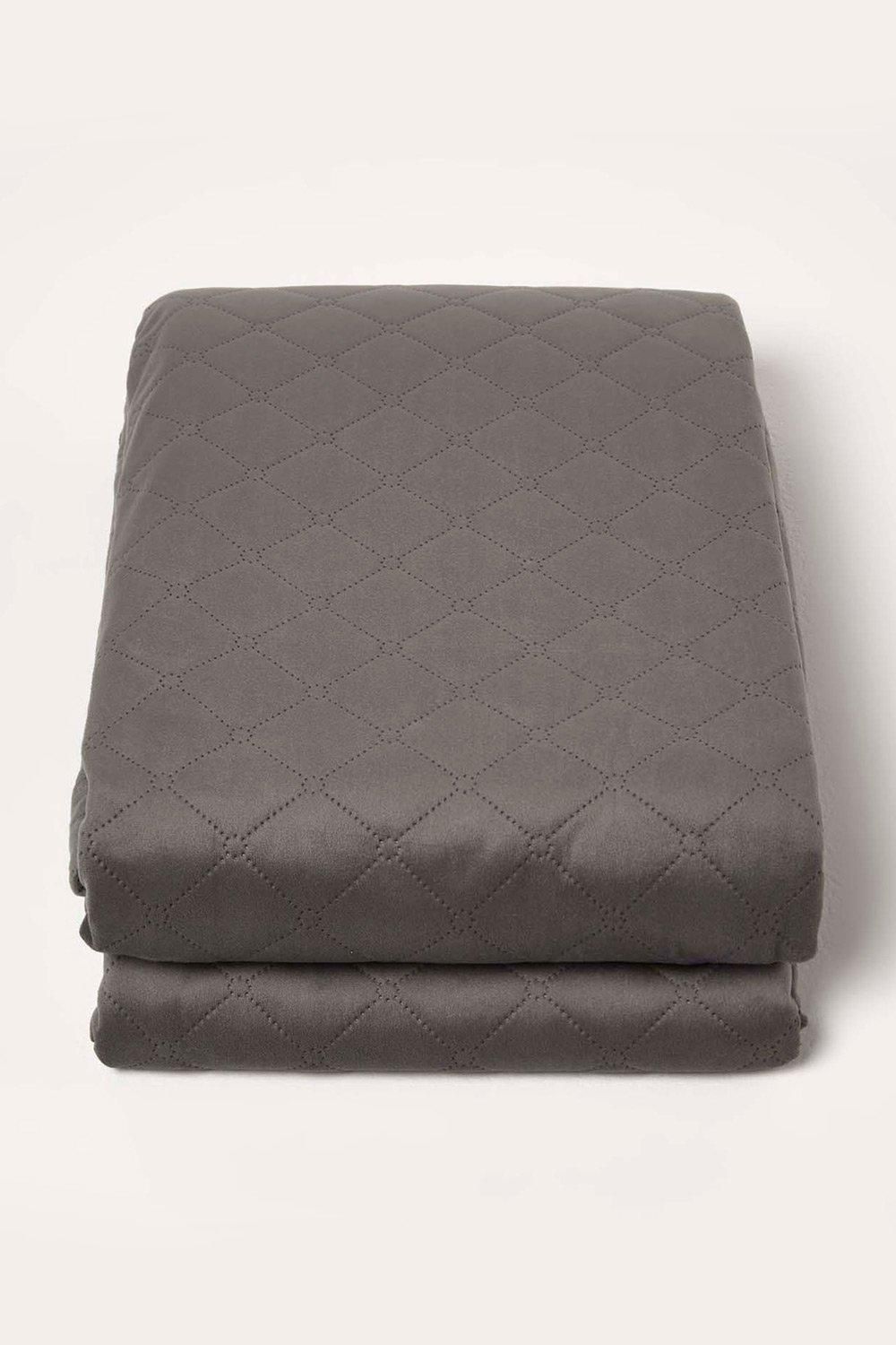 Homescapes Diamond Quilted Velvet Throw image 2