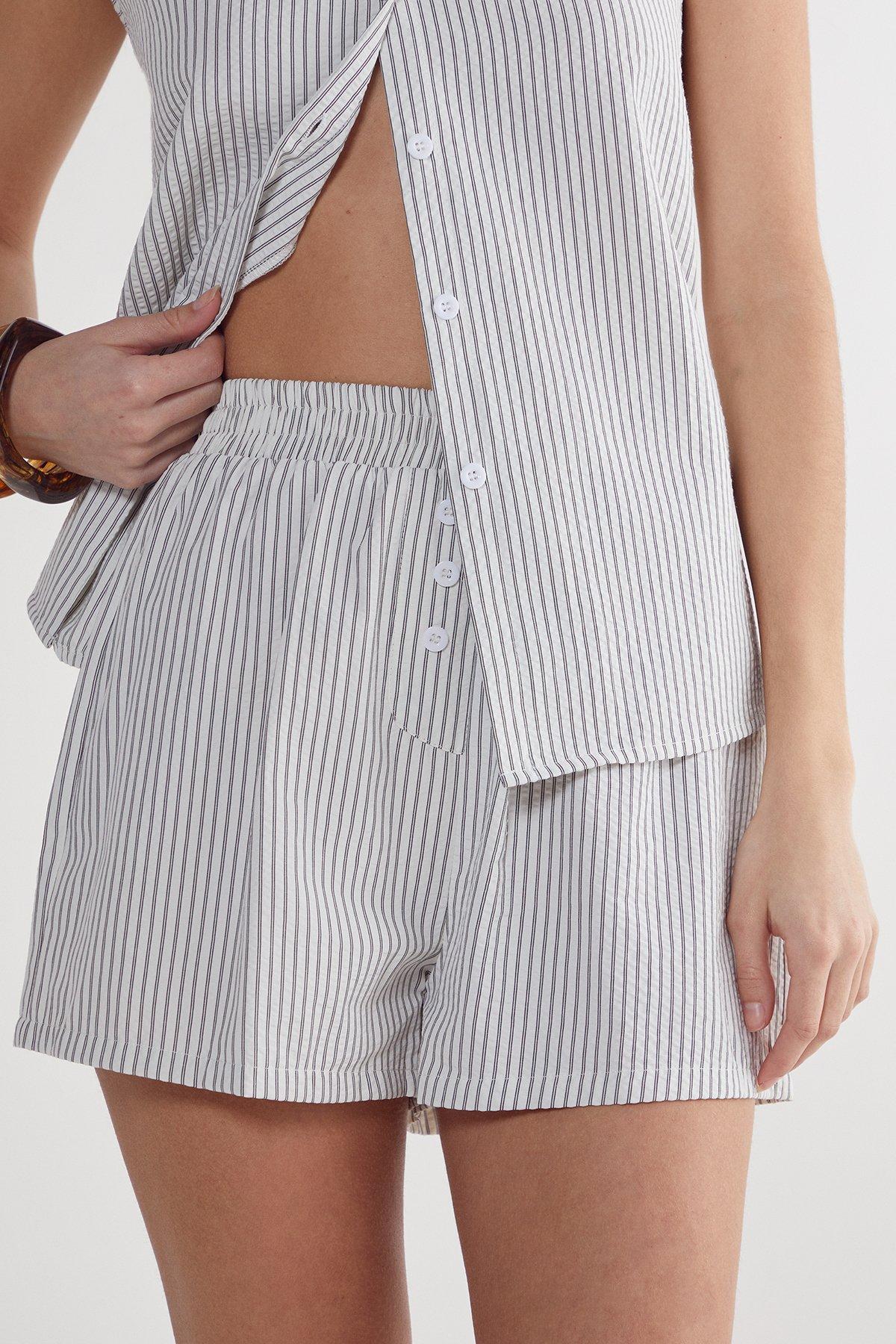 NastyGal Stripe Boxer Shorts Ecru image 2
