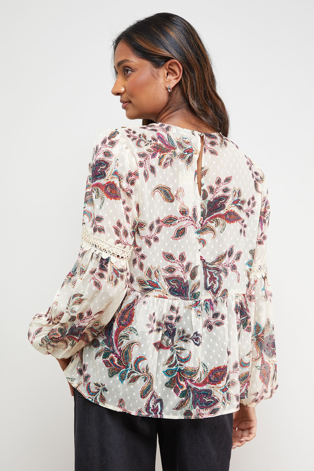 Oasis Printed Lace Detail Dobby Chiffon Blouse Floral image 3