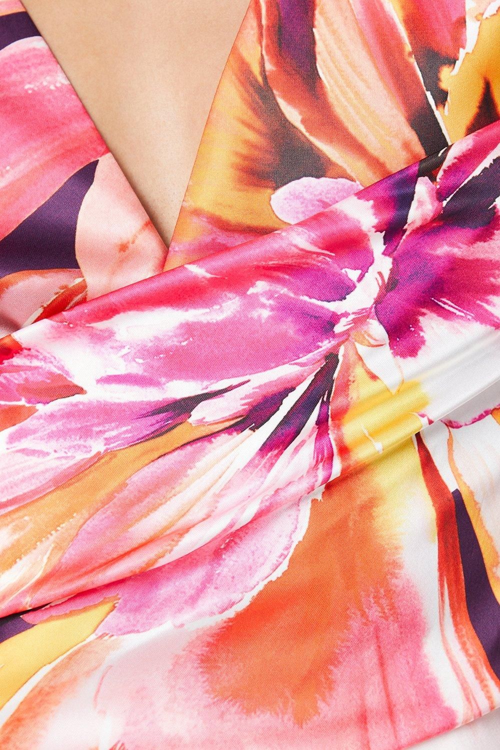 Coast Petite Printed Satin Wrap Dress With Flare Sleeve Pink image 5