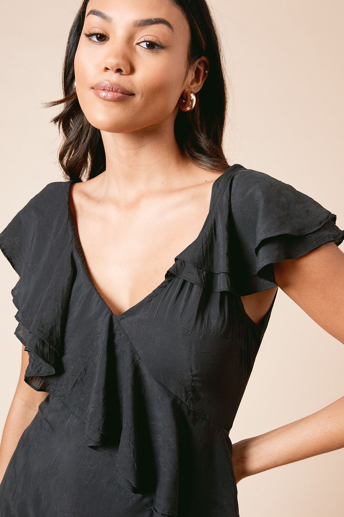 Dorothy Perkins DP Luxe Textured Sleeveless Ruffle Midi Dress Black image 4