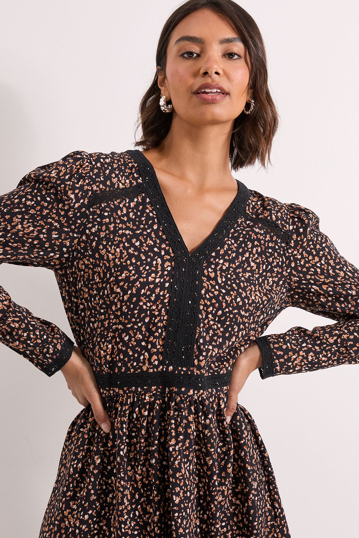 Dorothy Perkins Black Animal Lace Trim Long Sleeve Printed Mini Dress Black image 4