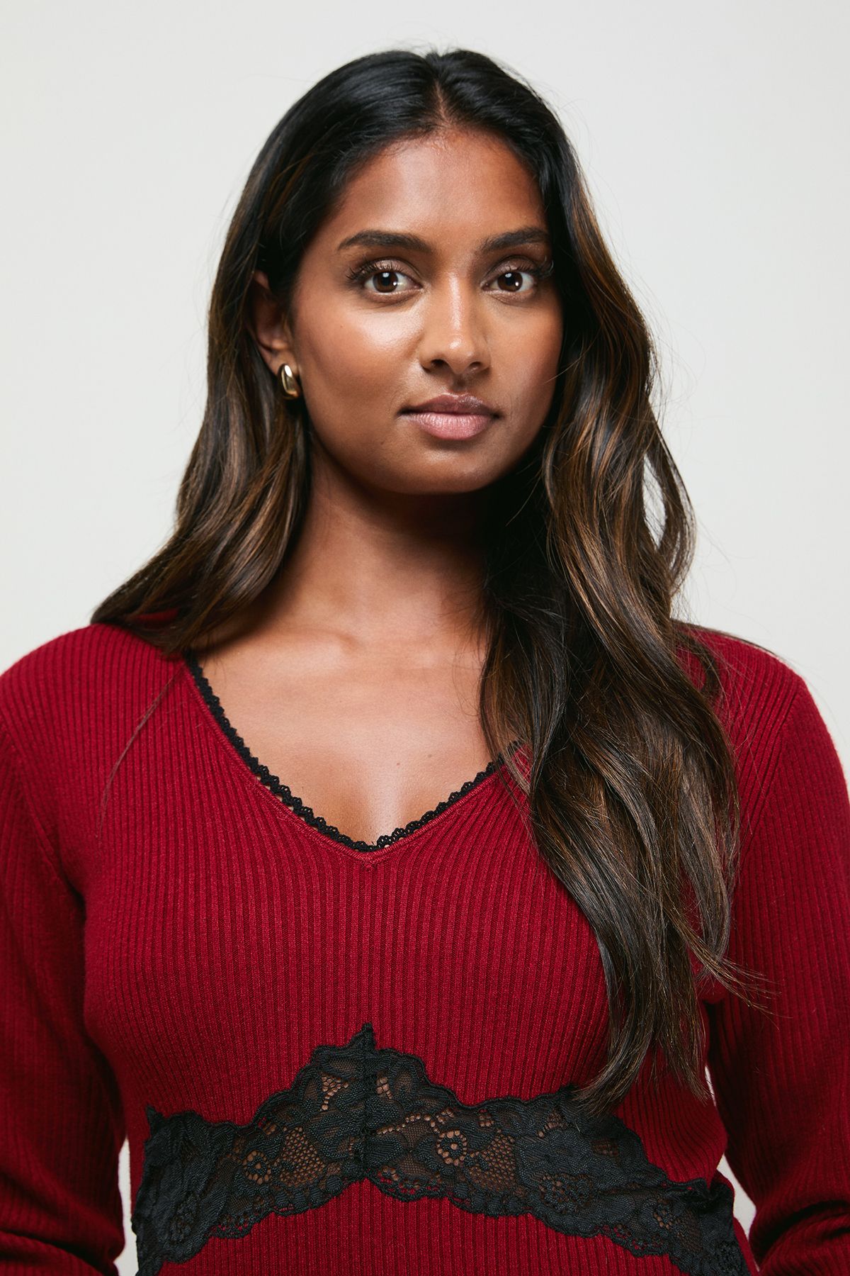 Oasis Contrast Lace V Neck Knitted Top Wine image 2