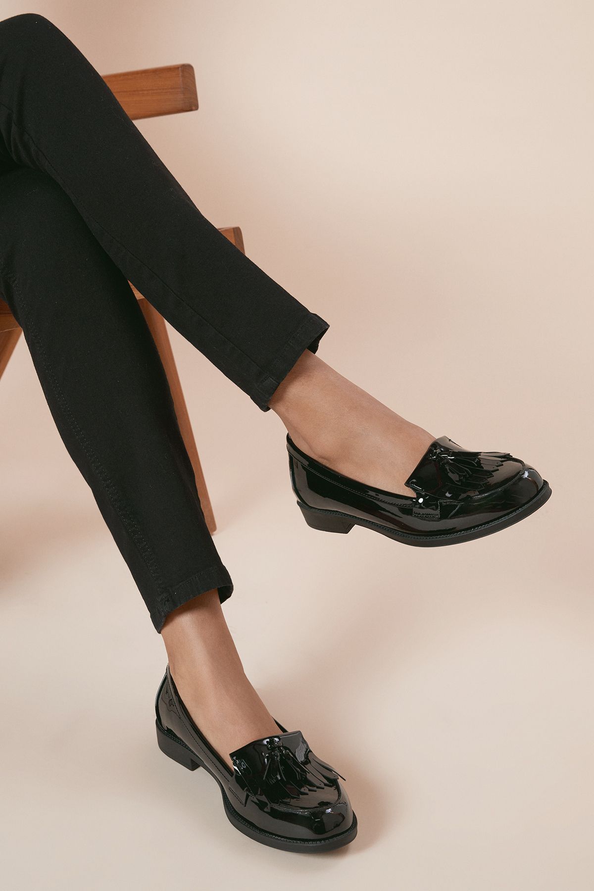 Dorothy Perkins Wide Fit Leigh Fringe Loafers True Black image 4