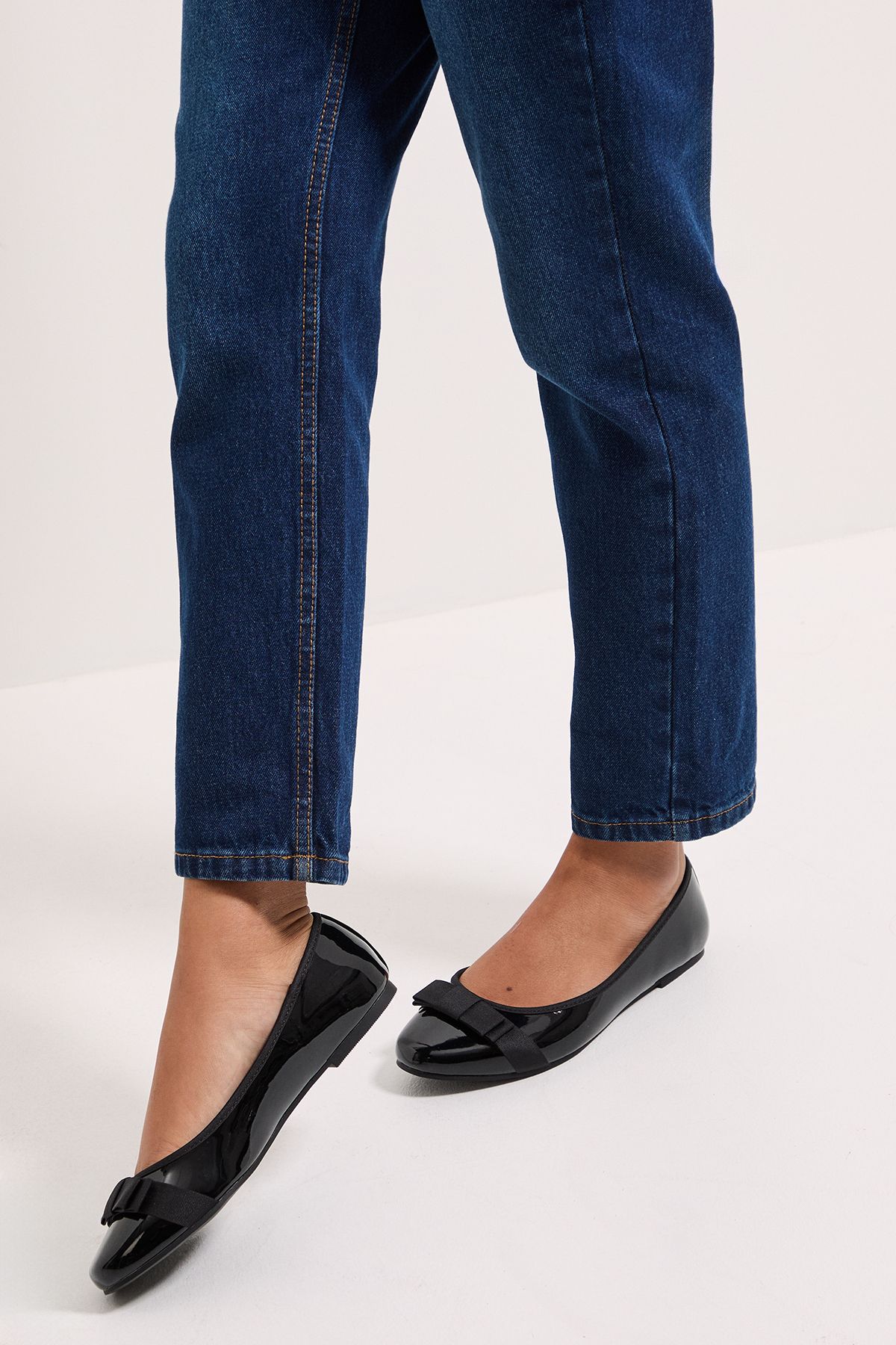 Dorothy Perkins Wide Fit Paris Bow Detail Ballet Pumps True Black image 2