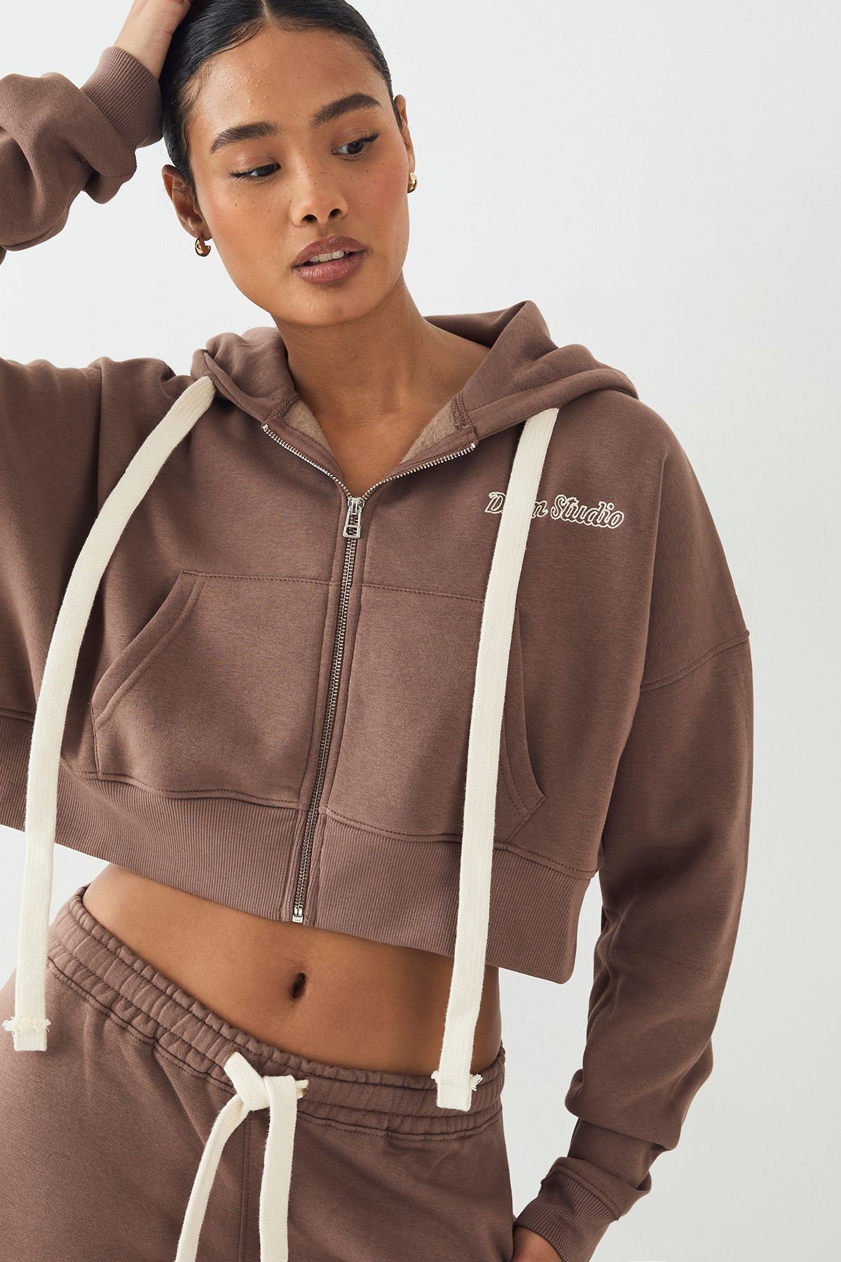 DSGN Studio DSGN Studio Contrast Drawcord Boxy Crop Hoodie Mocha image 4