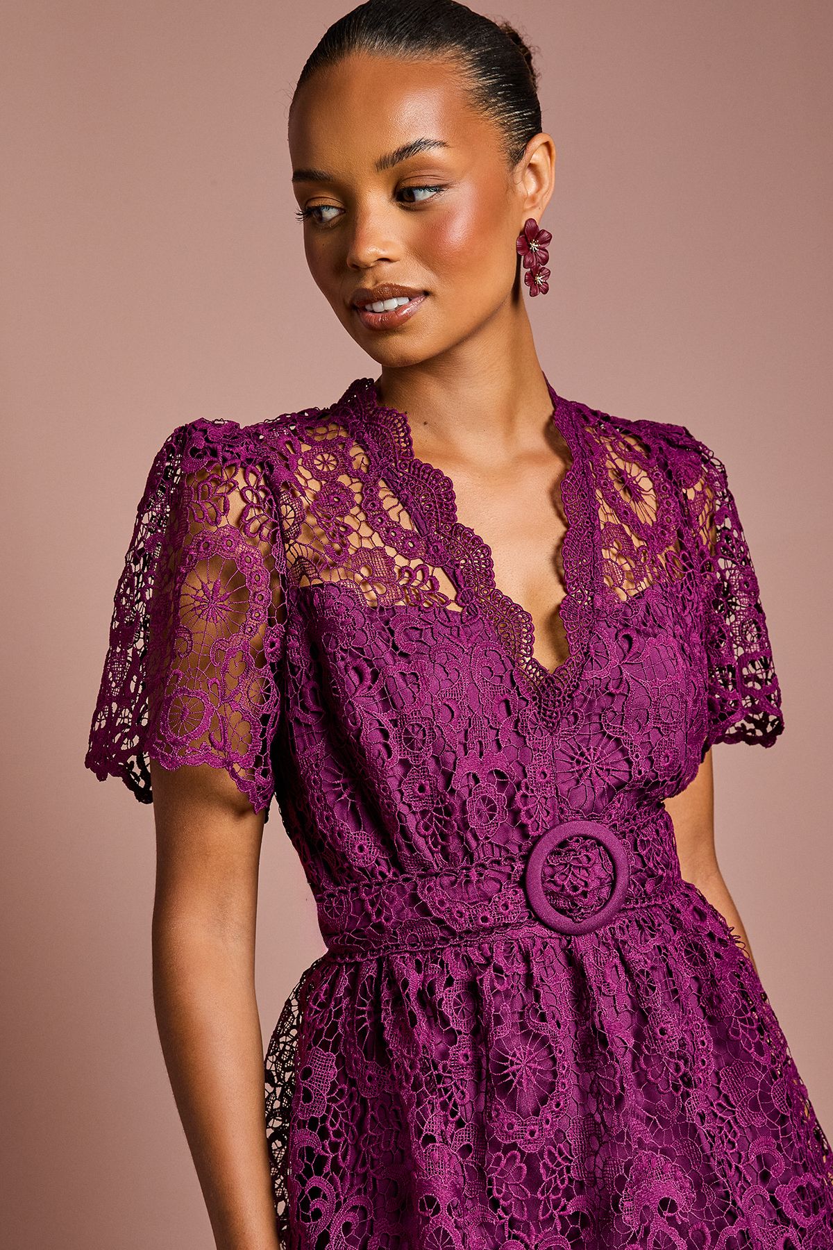 Coast Petite Short Sleeve V Neck Tiered Lace Midi Dress Plum image 4