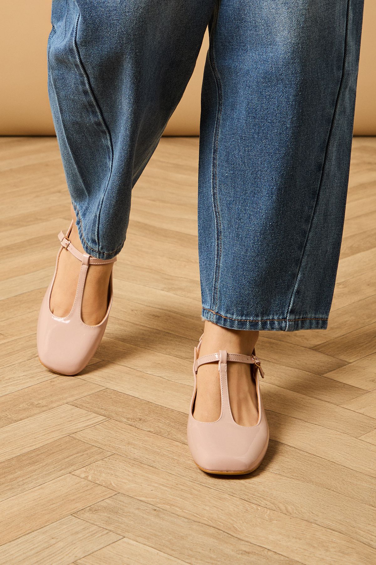 Oasis Florence Faux Patent Leather T-Bar Medium Block Heel Court Shoes Blush image 3