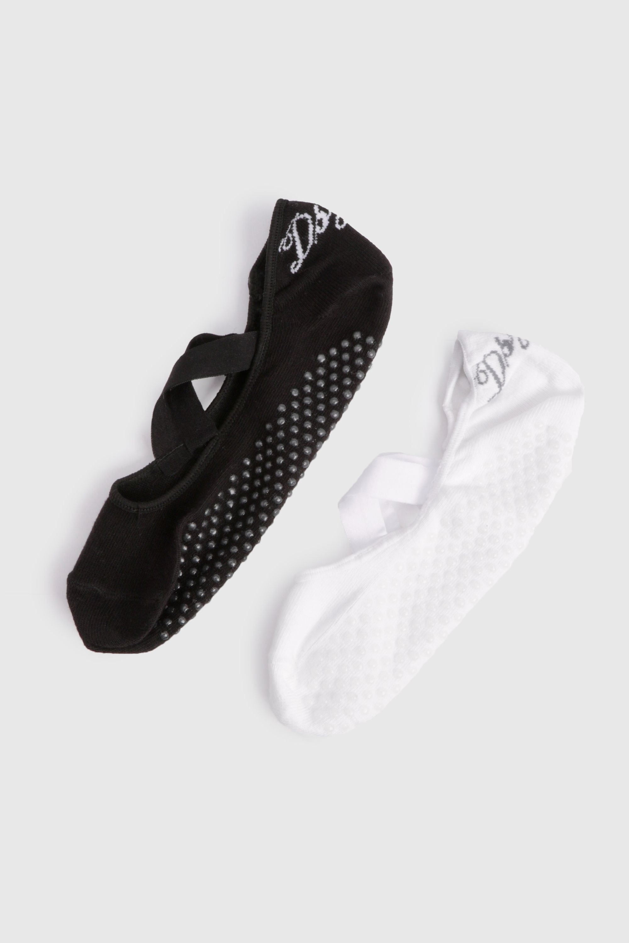 DSGN Studio DSGN Studio 2 Pack Pilates Yoga Grip Cross Over Socks Black/white image 3