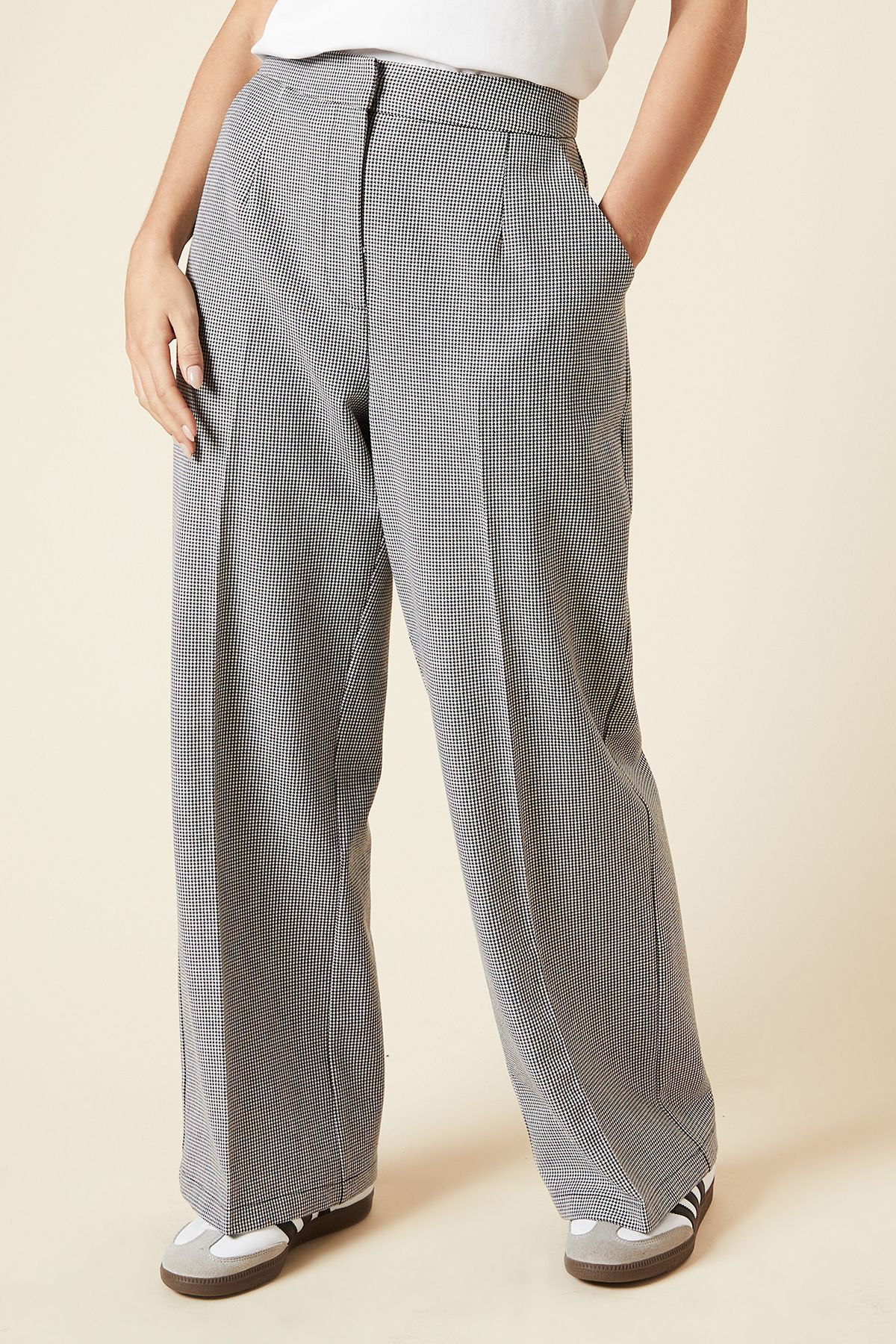 Dorothy Perkins Petite Straight Leg Trousers Mono image 2